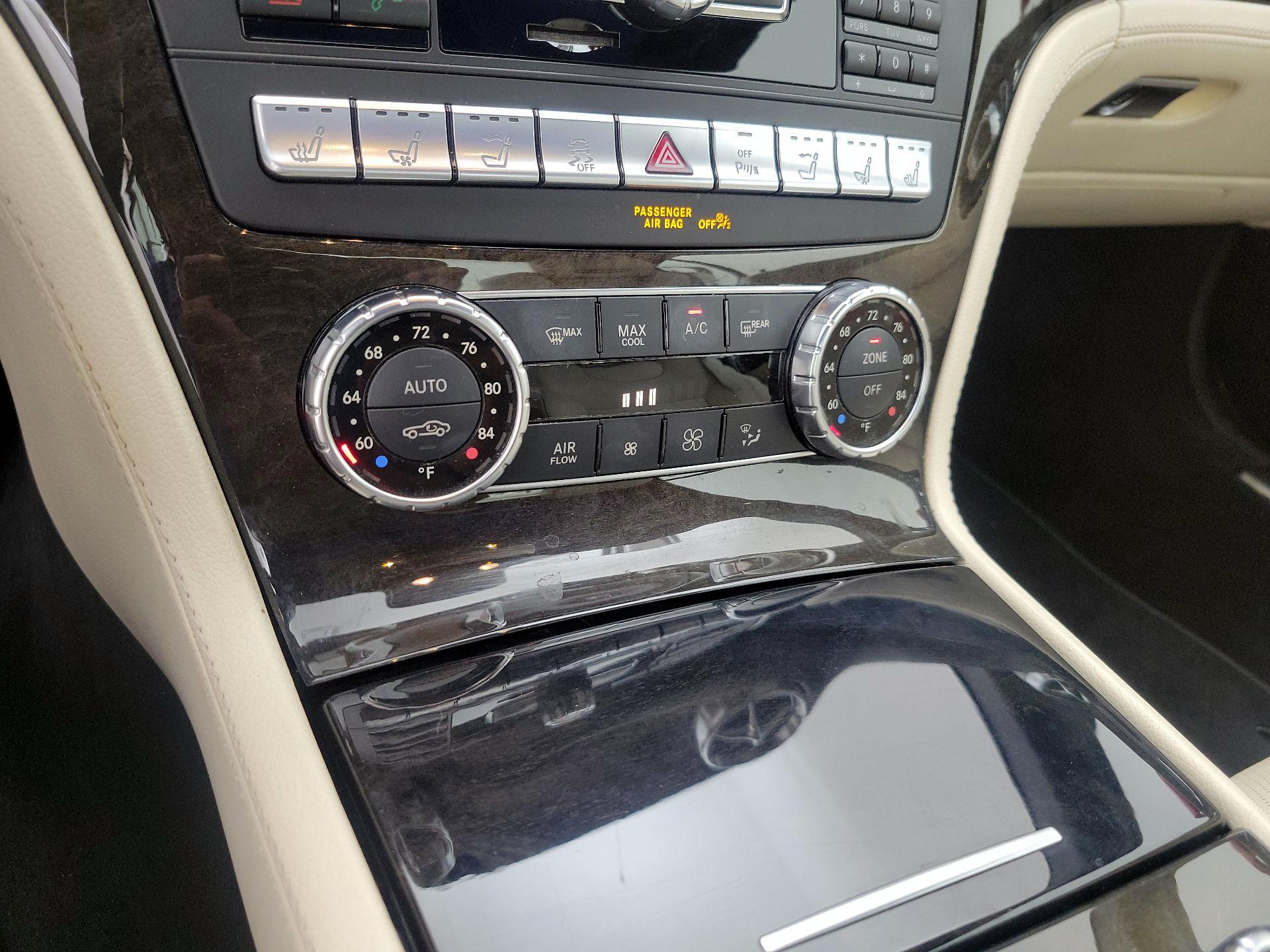 Thumbnail: 2015 Mercedes-Benz SL-Class - 16