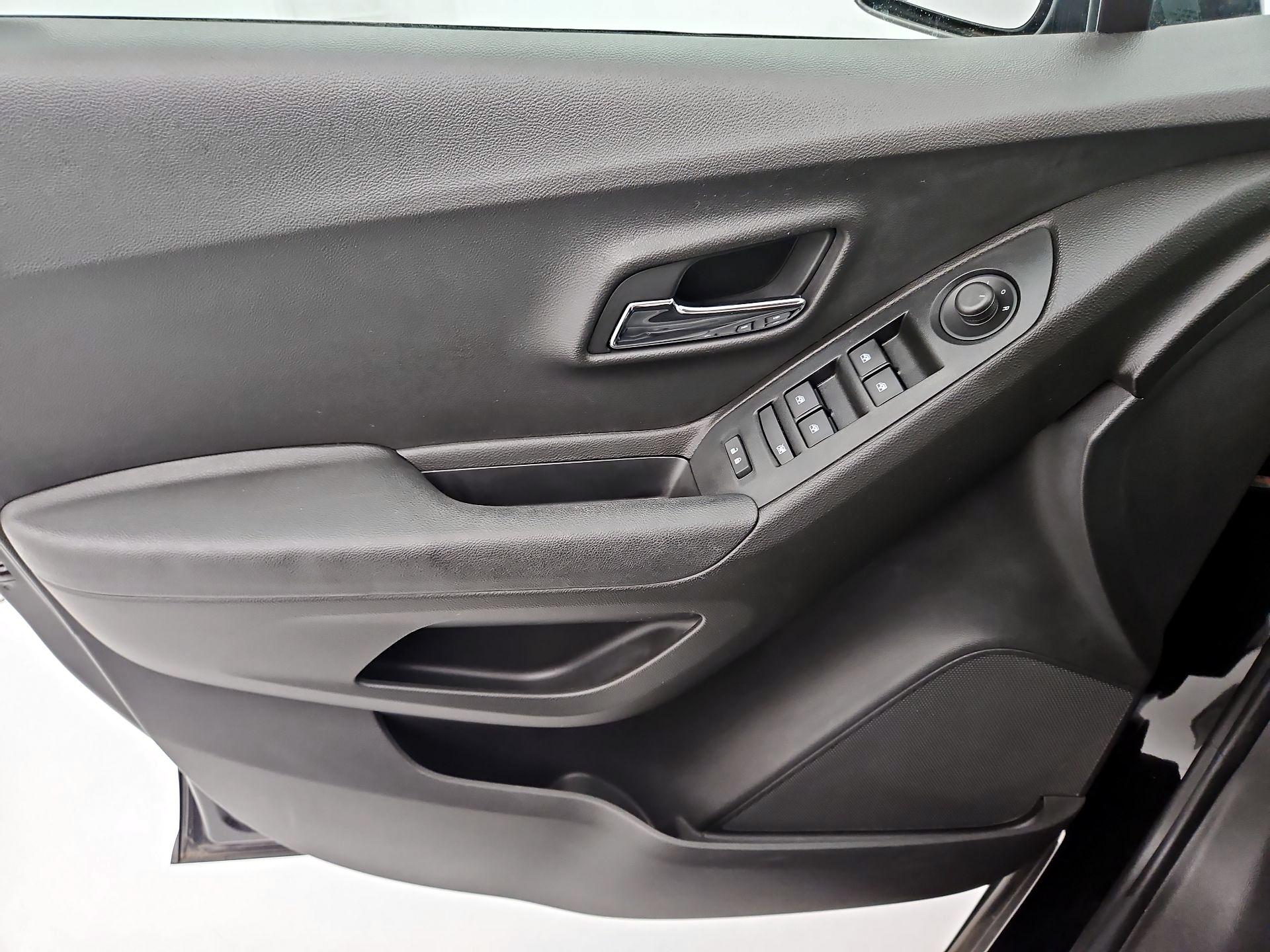 Thumbnail: 2019 Chevrolet Trax - 12