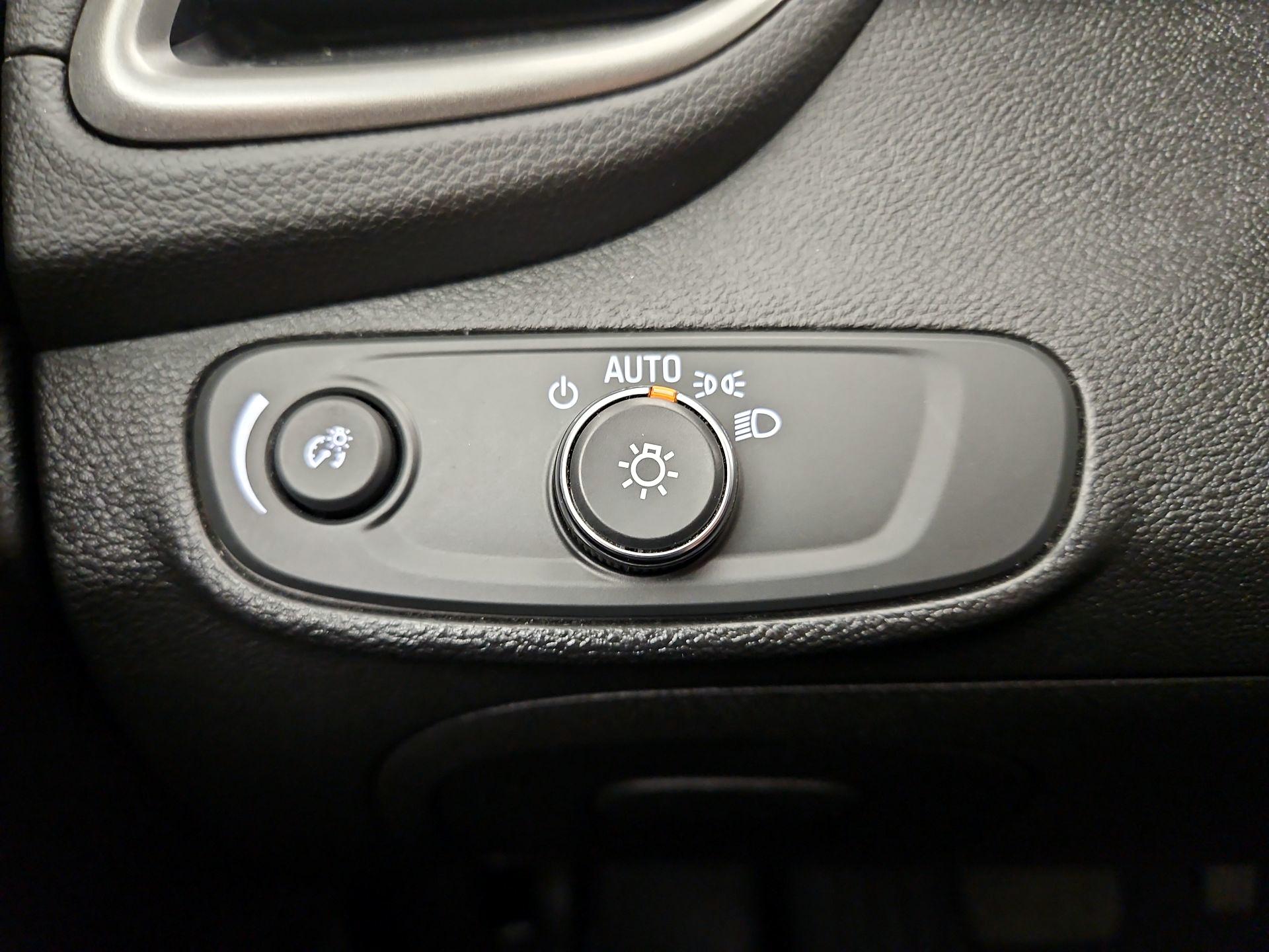 Thumbnail: 2019 Chevrolet Trax - 13