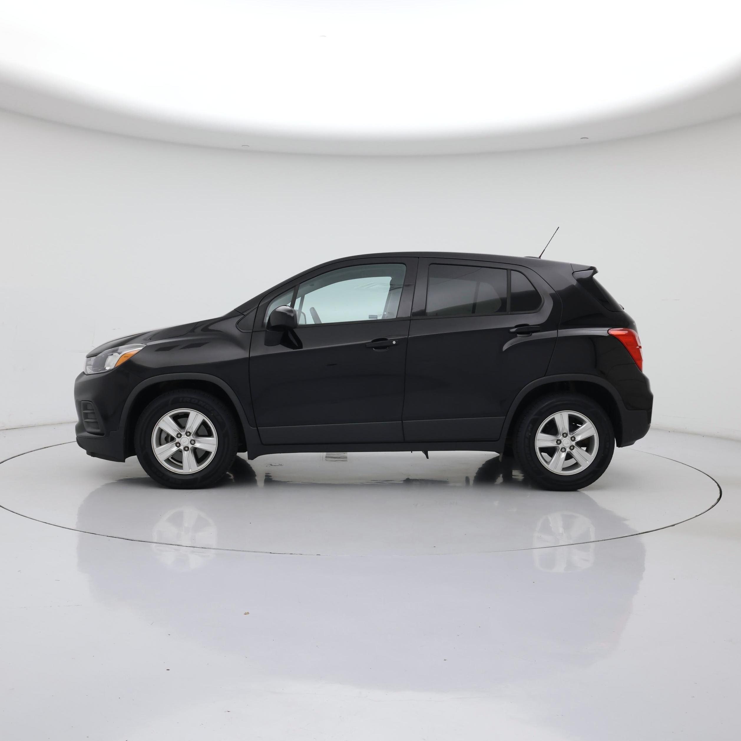 Thumbnail: 2019 Chevrolet Trax - 3