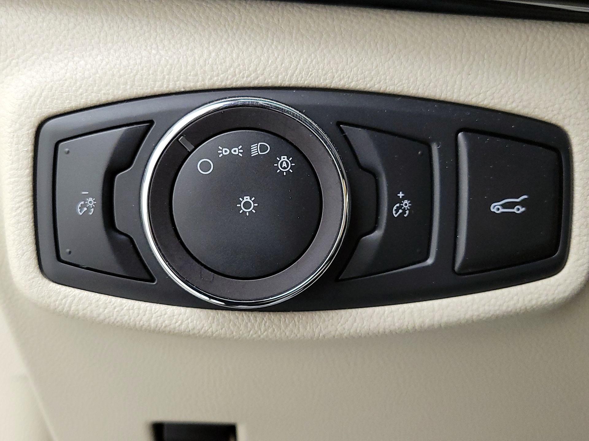 Thumbnail: 2019 Lincoln MKC - 13