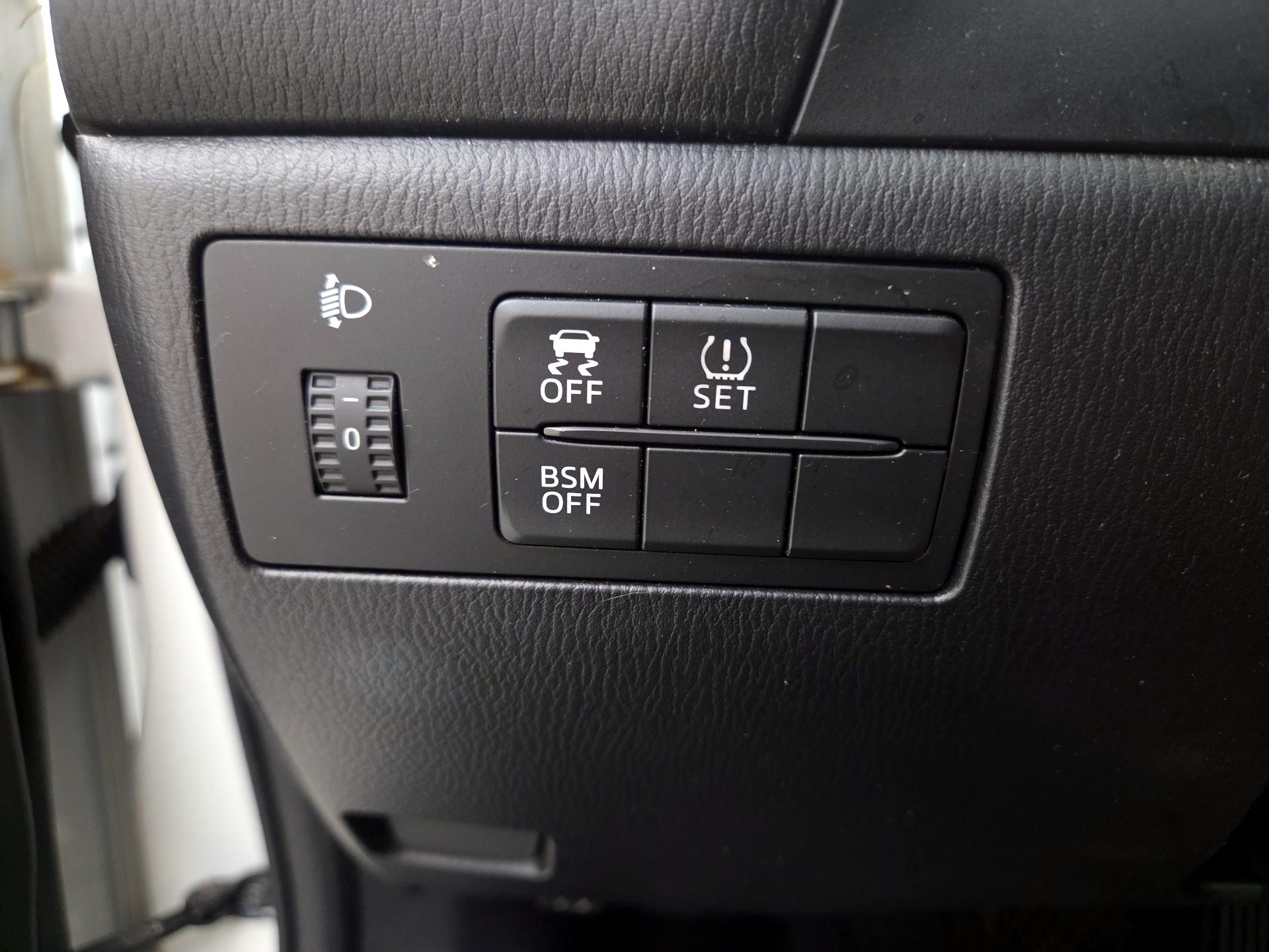 Thumbnail: 2014 Mazda Mazda3 - 13