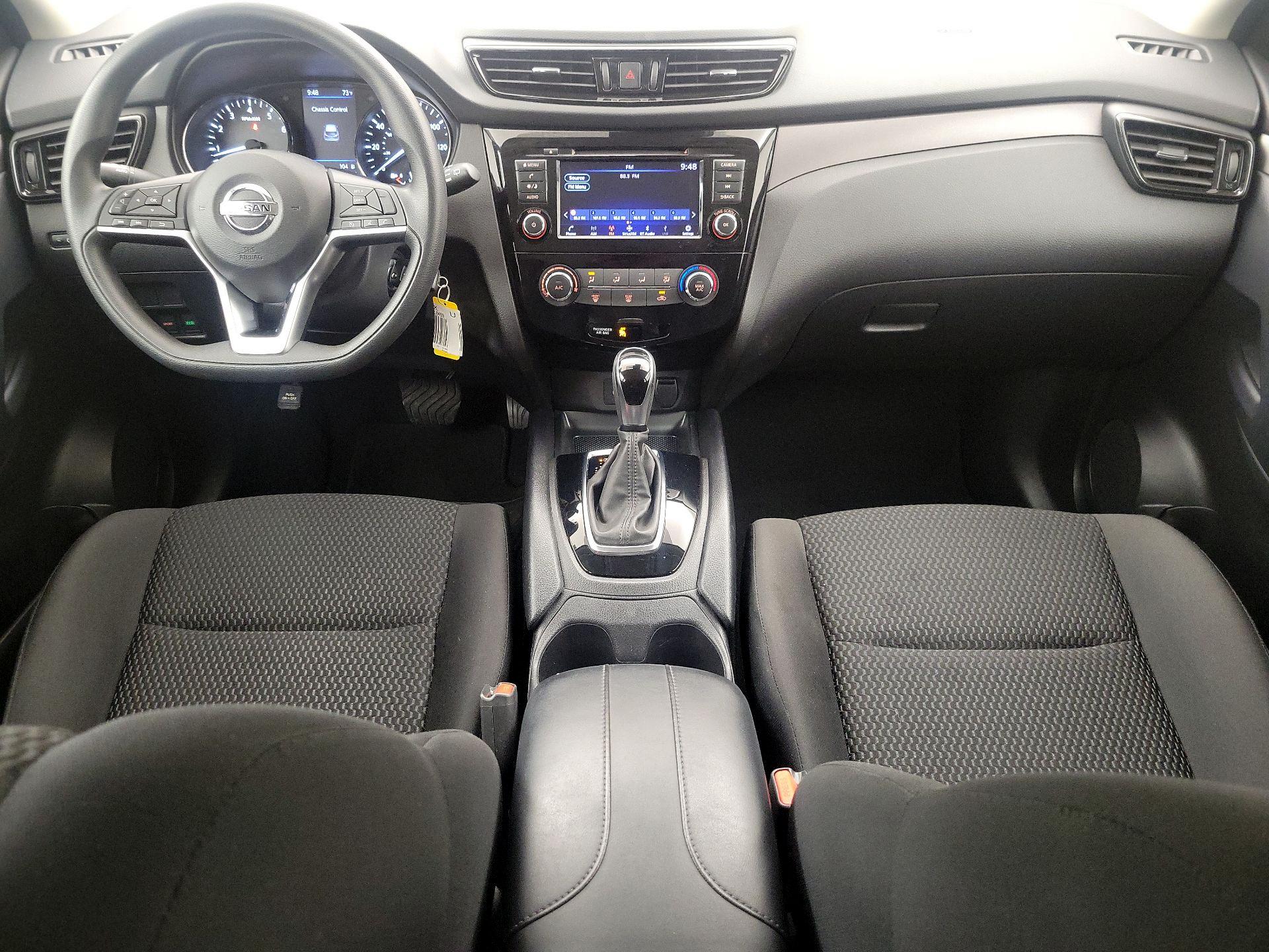 Thumbnail: 2021 Nissan Rogue Sport - 9