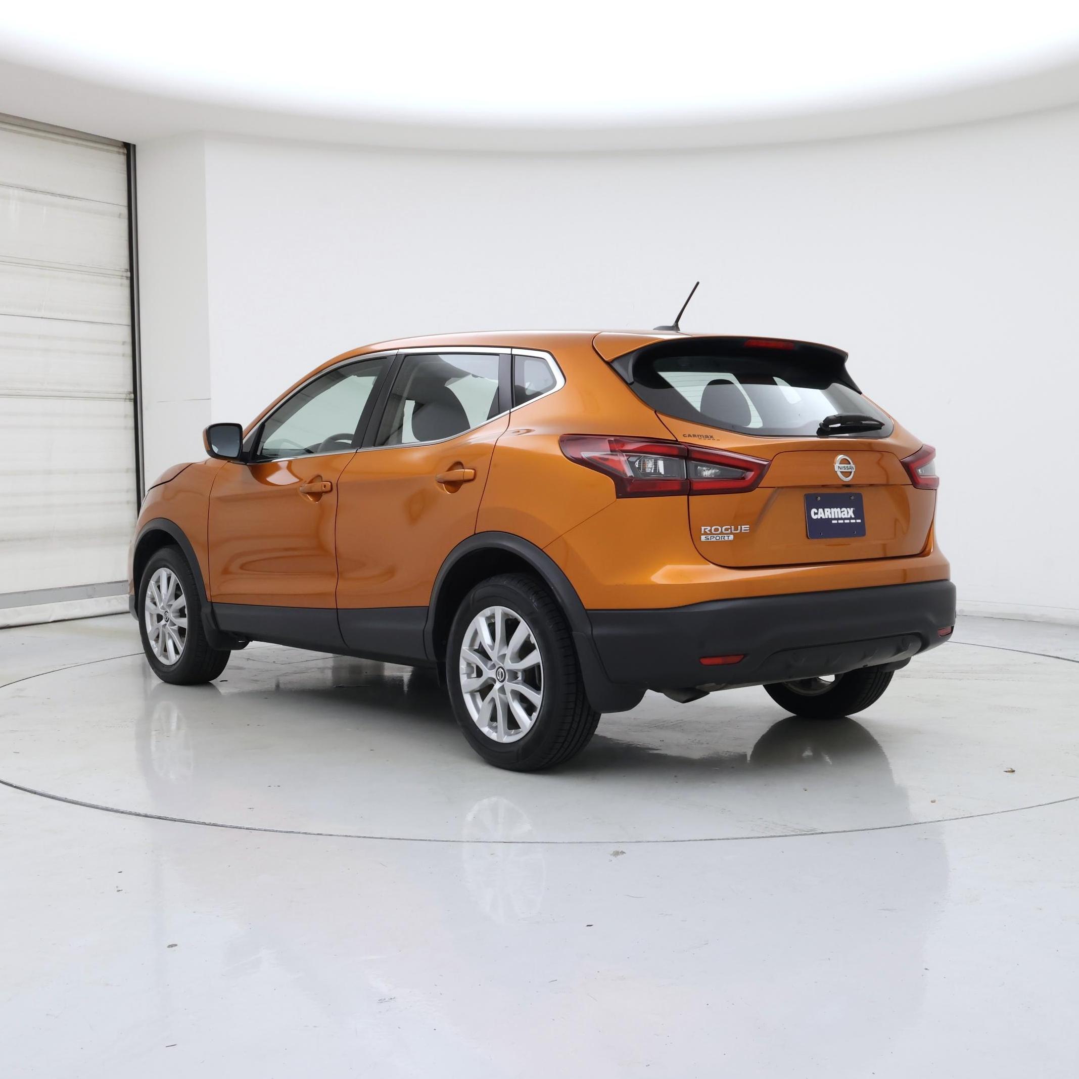 Thumbnail: 2021 Nissan Rogue Sport - 2