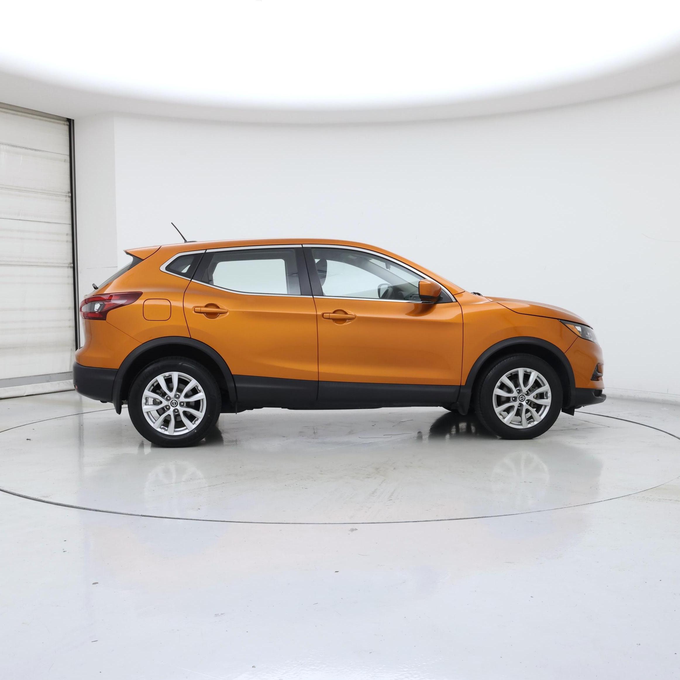 Thumbnail: 2021 Nissan Rogue Sport - 7
