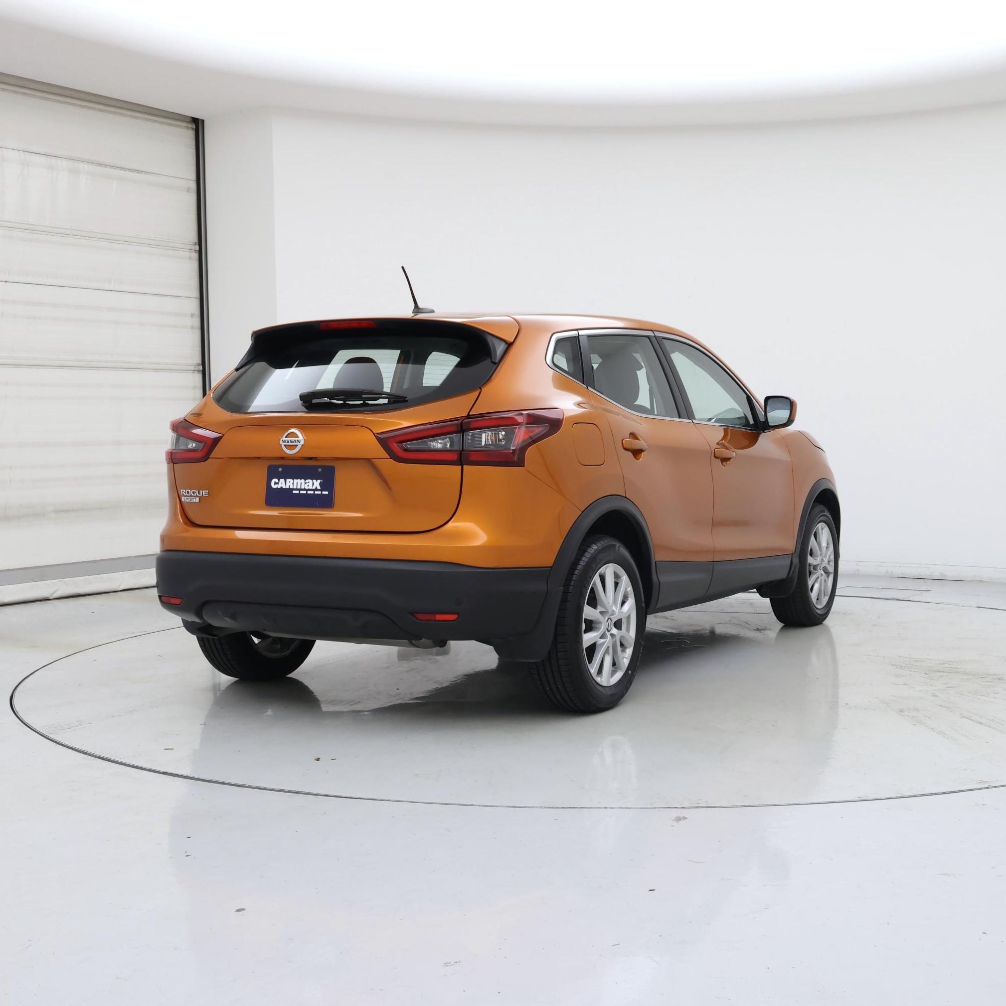 Thumbnail: 2021 Nissan Rogue Sport - 8