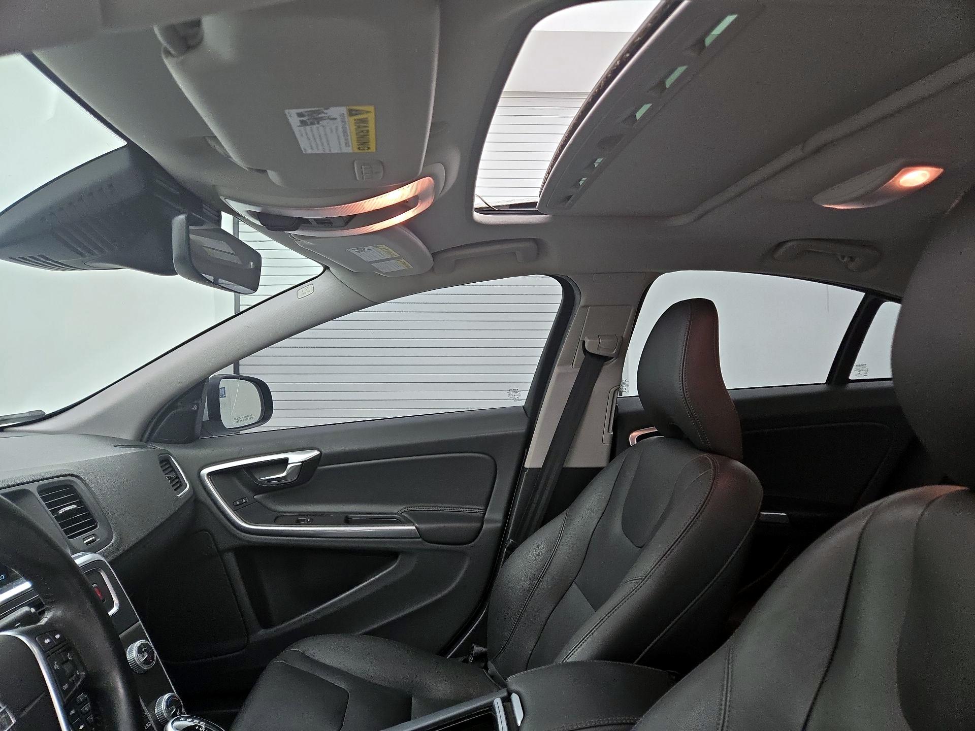 Thumbnail: 2015 Volvo S60 - 18