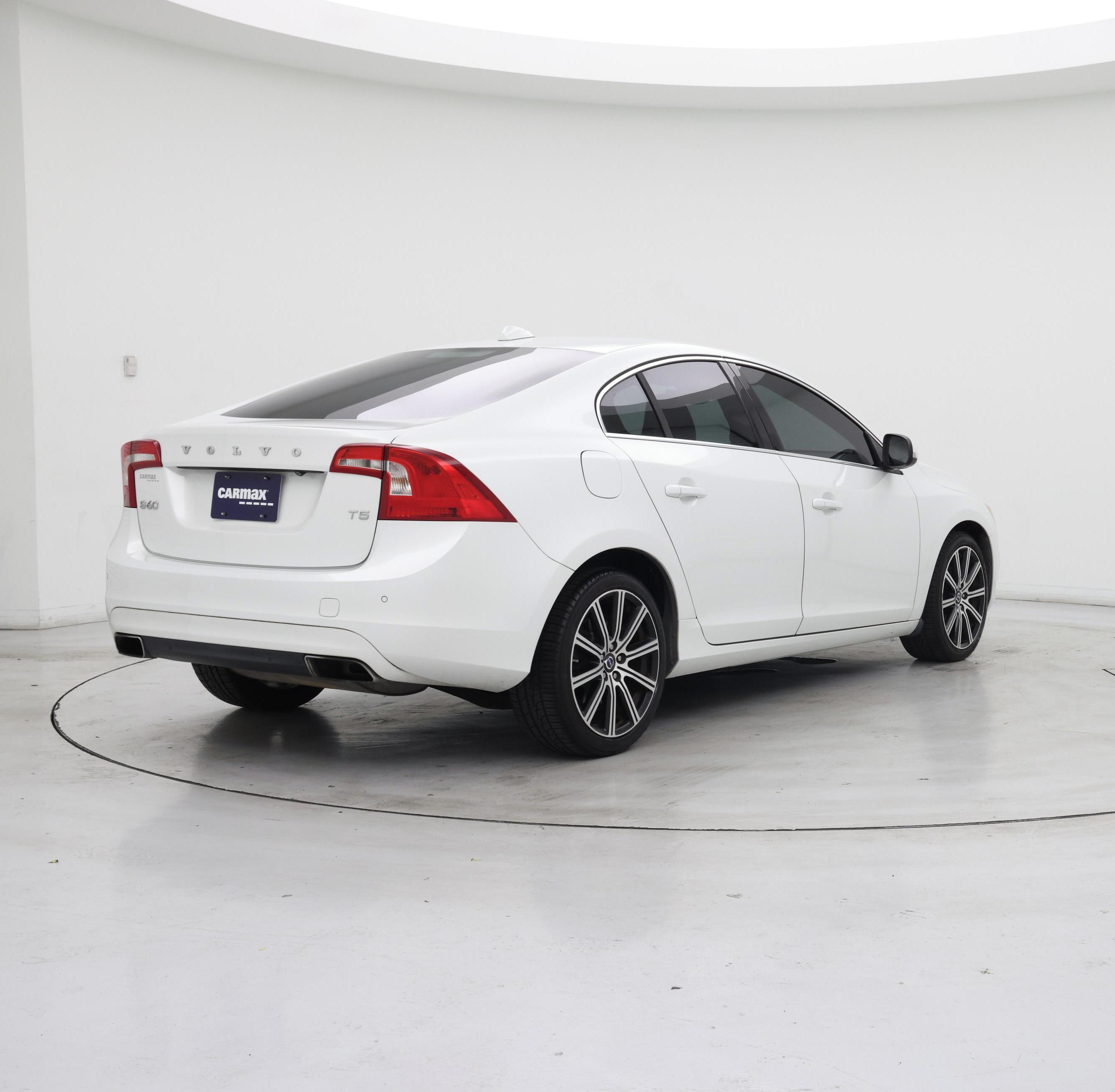 Thumbnail: 2015 Volvo S60 - 8