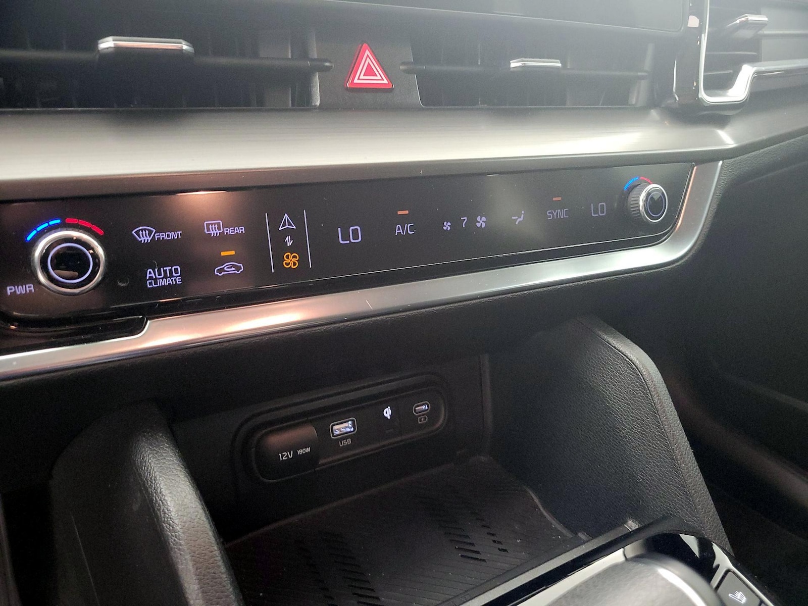 2023 Kia Sportage EX - Photo 18