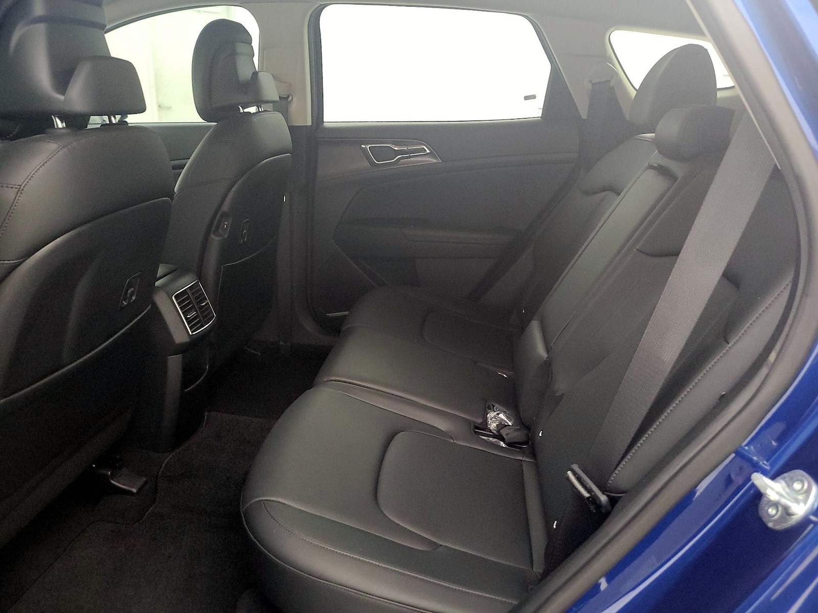 2023 Kia Sportage EX - Photo 21
