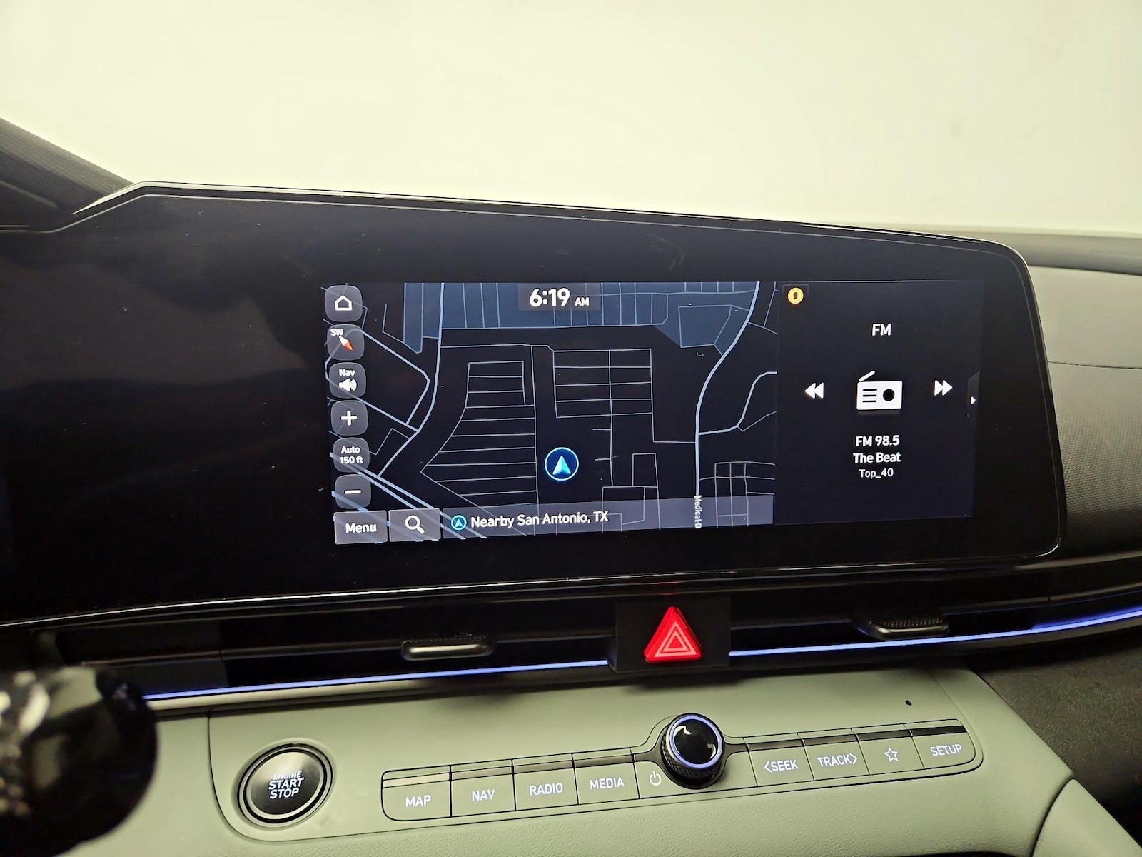2025 Hyundai Elantra Limited - Photo 15