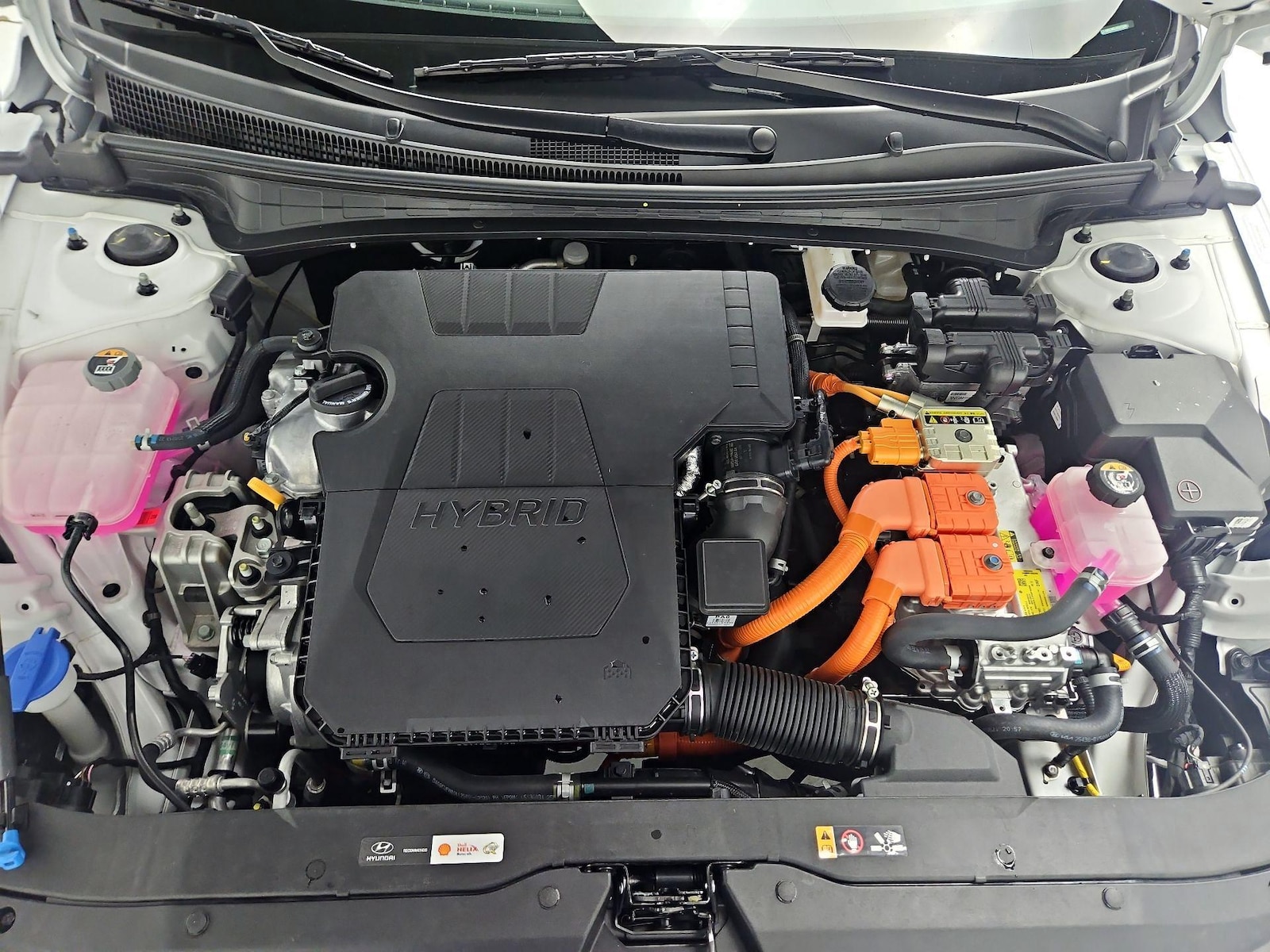 2025 Hyundai Elantra Limited - Photo 24