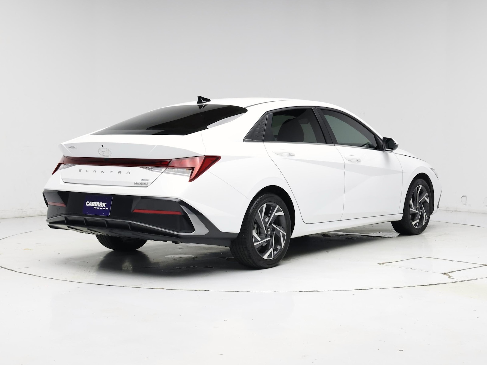 2025 Hyundai Elantra Limited - Photo 9