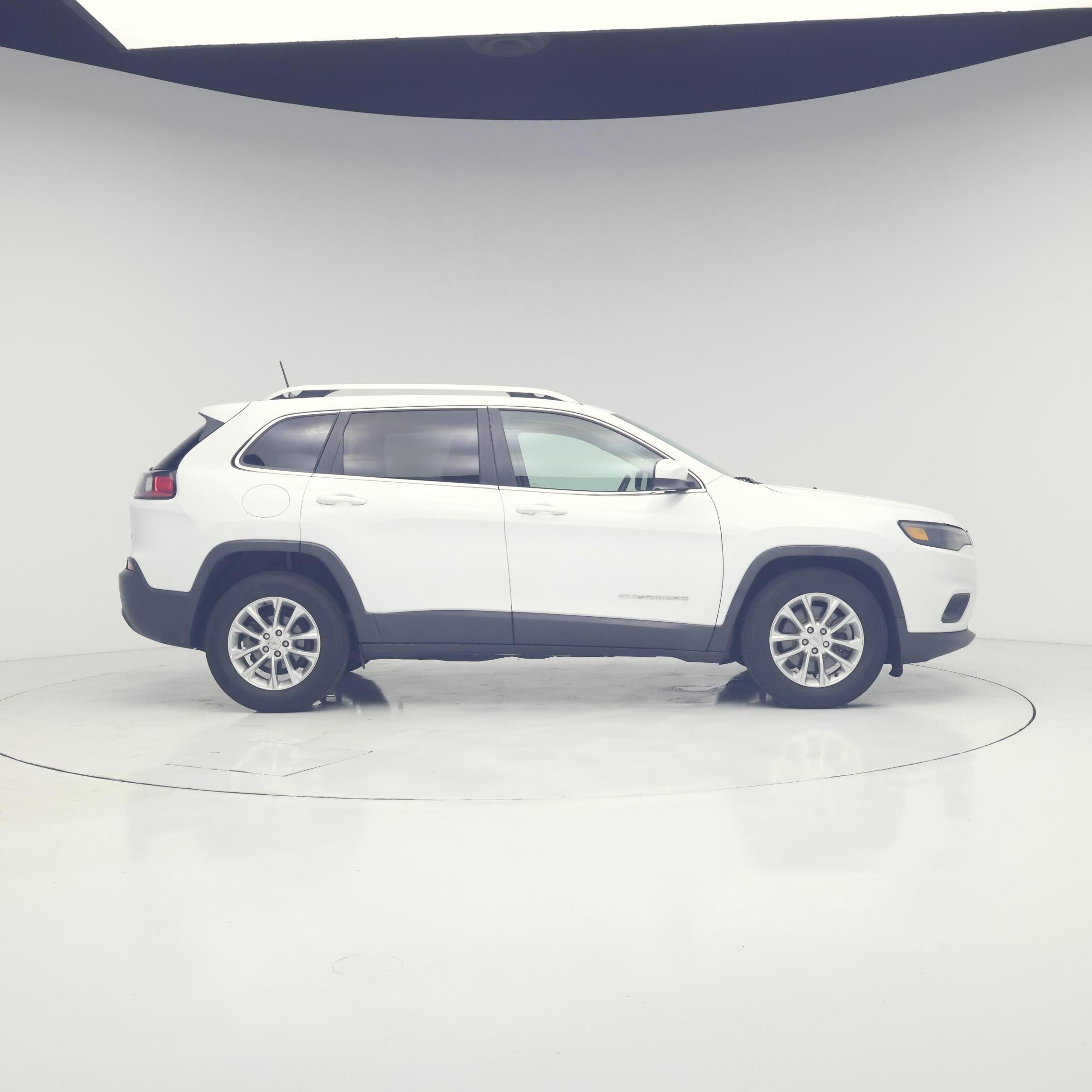 Thumbnail: 2019 Jeep Cherokee - 7
