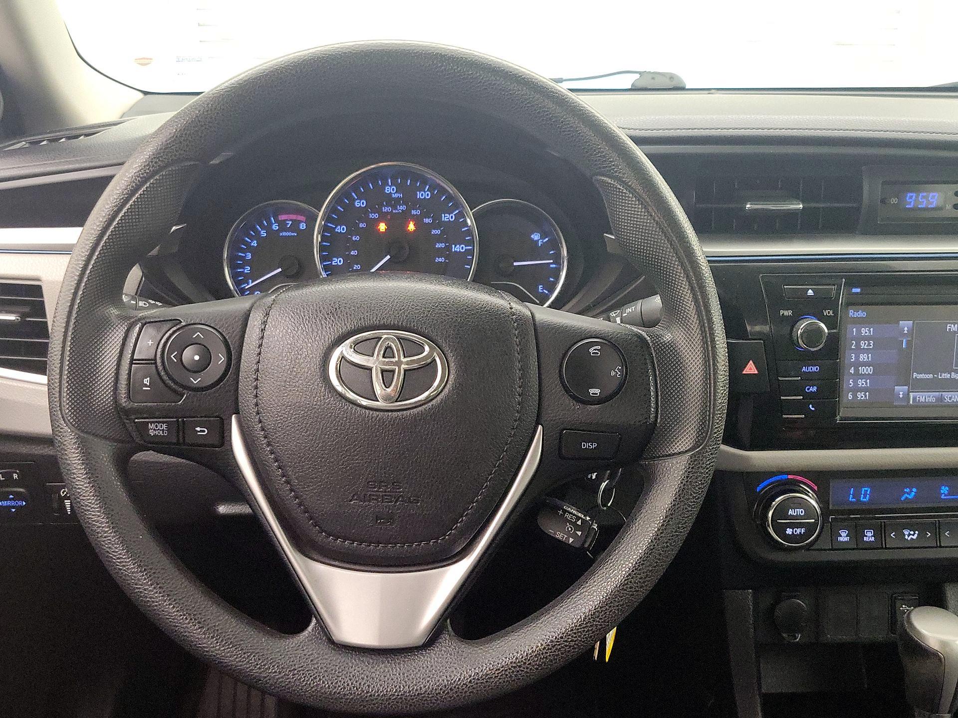 Thumbnail: 2014 Toyota Corolla - 10