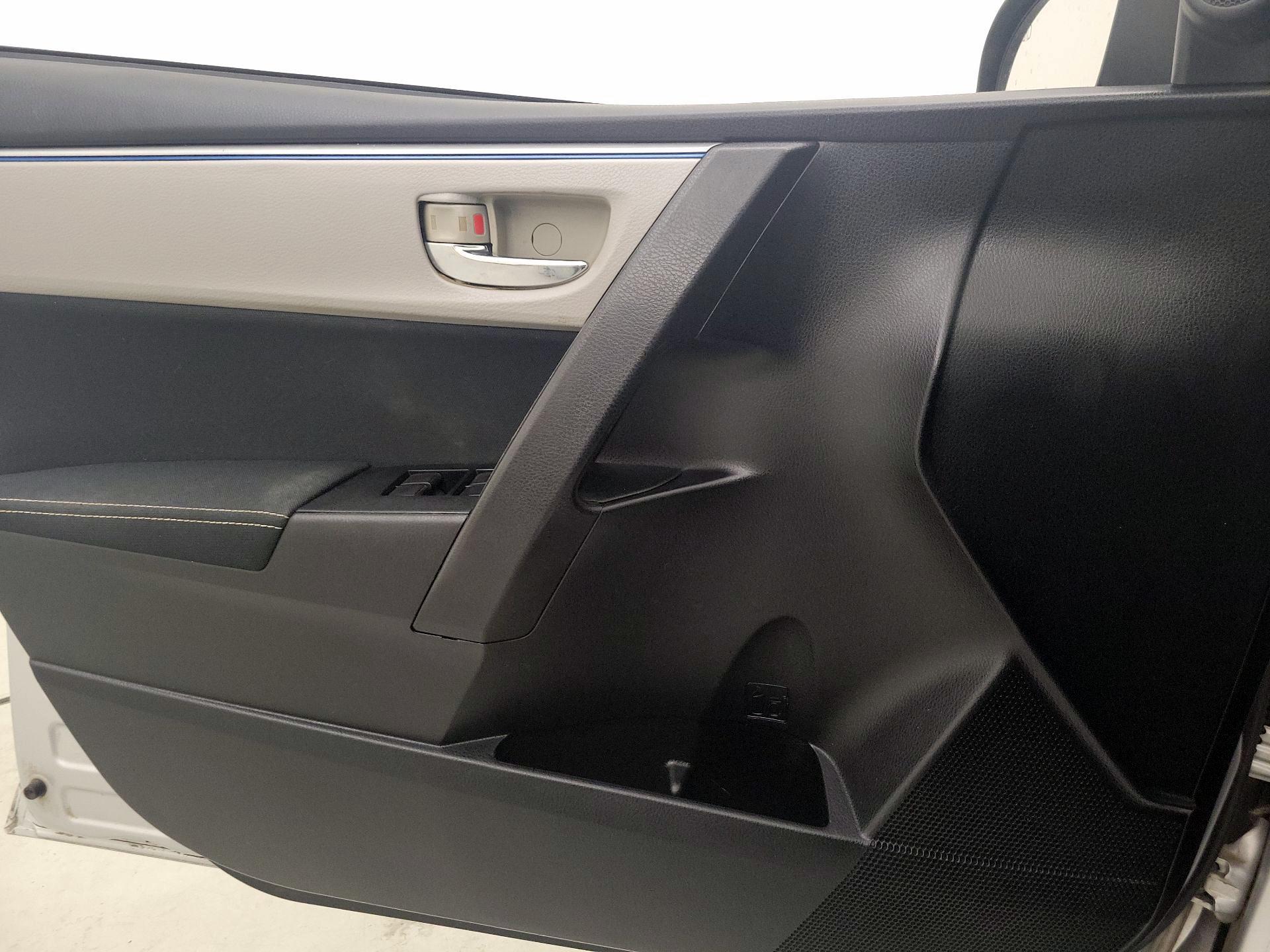 Thumbnail: 2014 Toyota Corolla - 12