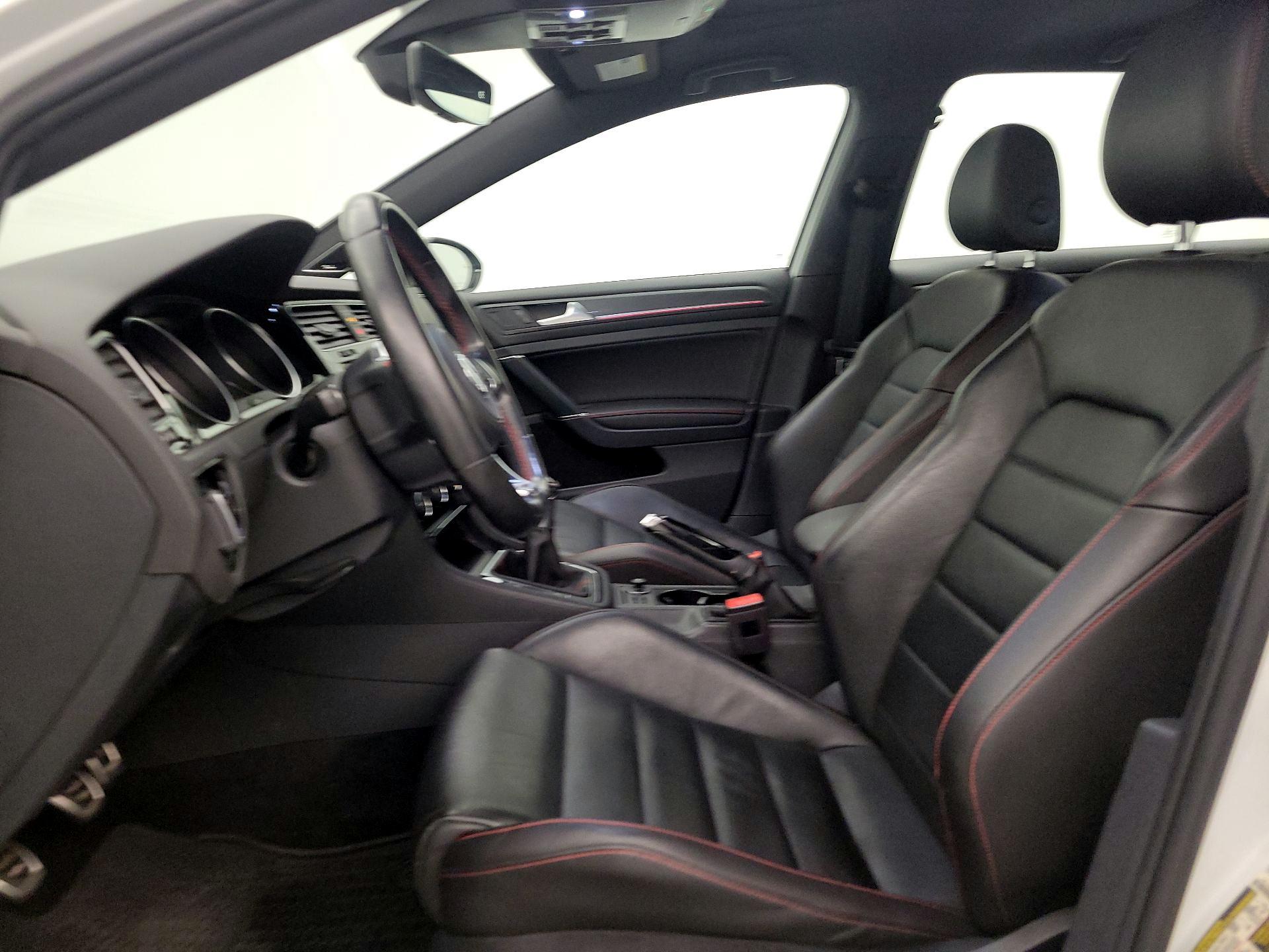 Thumbnail: 2020 Volkswagen Golf - 11