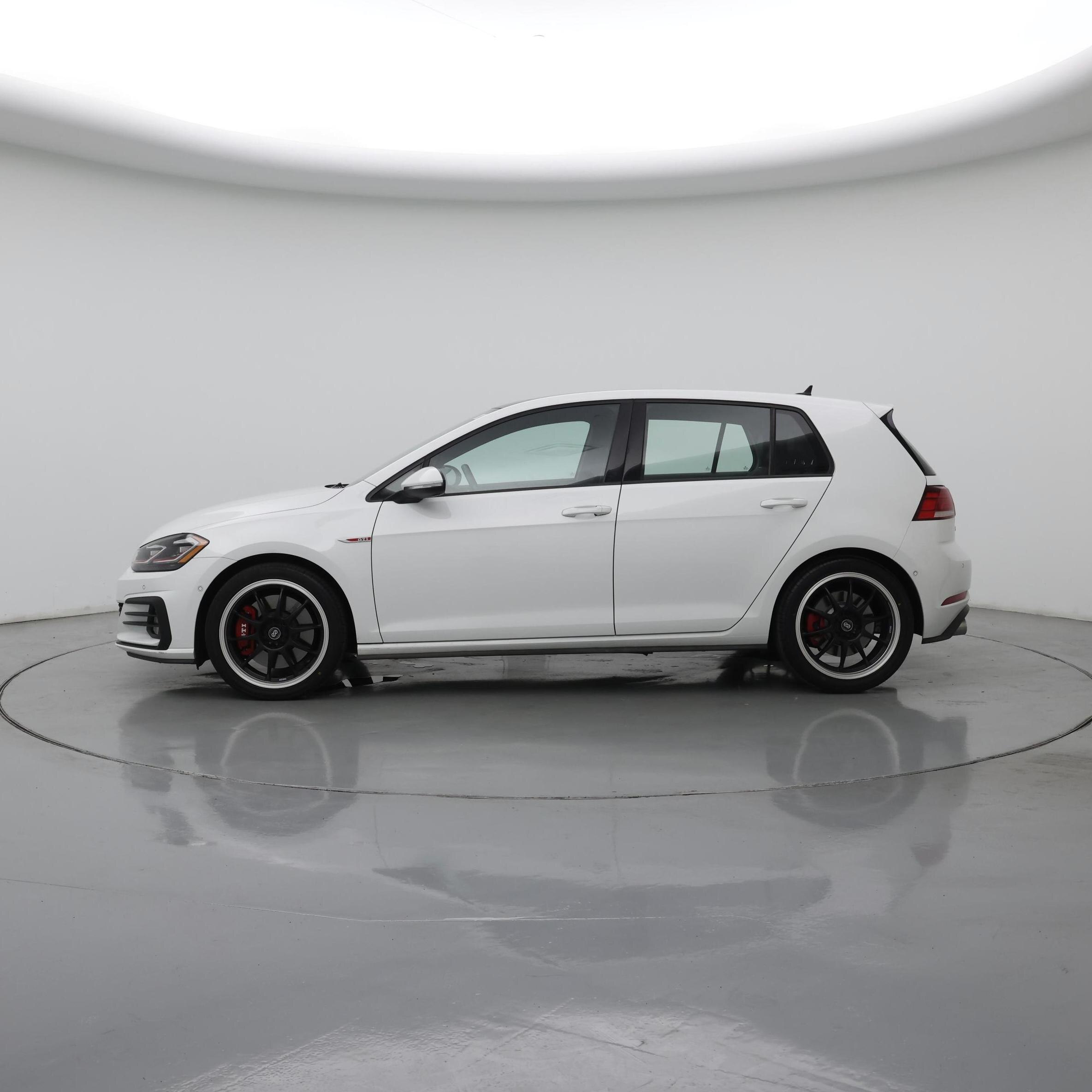 Thumbnail: 2020 Volkswagen Golf - 3