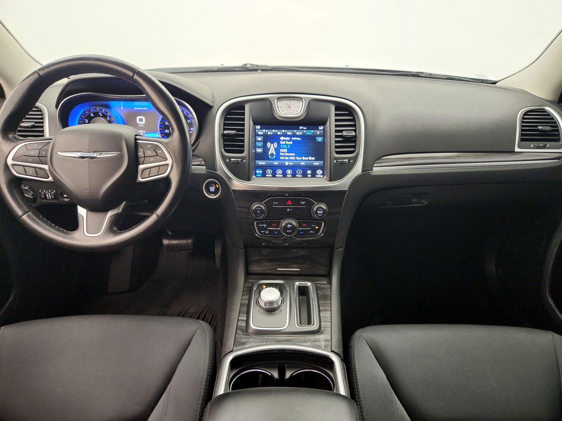 Thumbnail: 2019 Chrysler 300 - 9