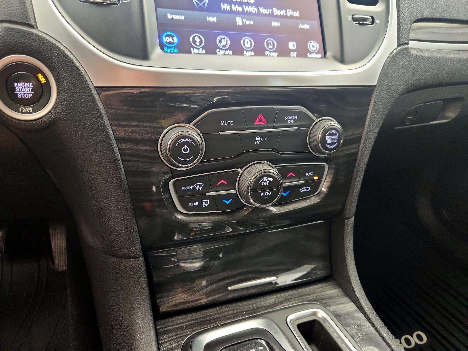 Thumbnail: 2019 Chrysler 300 - 16