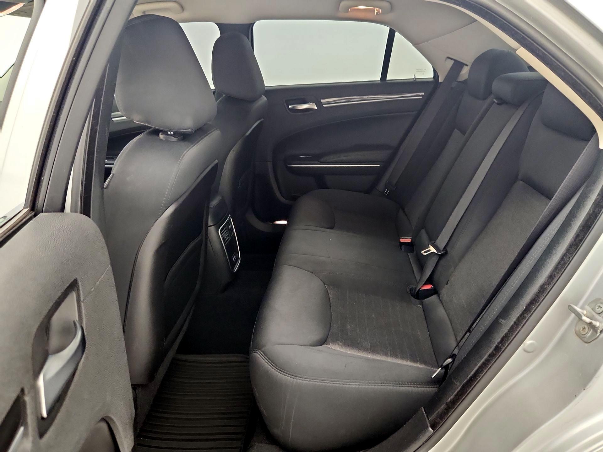 Thumbnail: 2019 Chrysler 300 - 19
