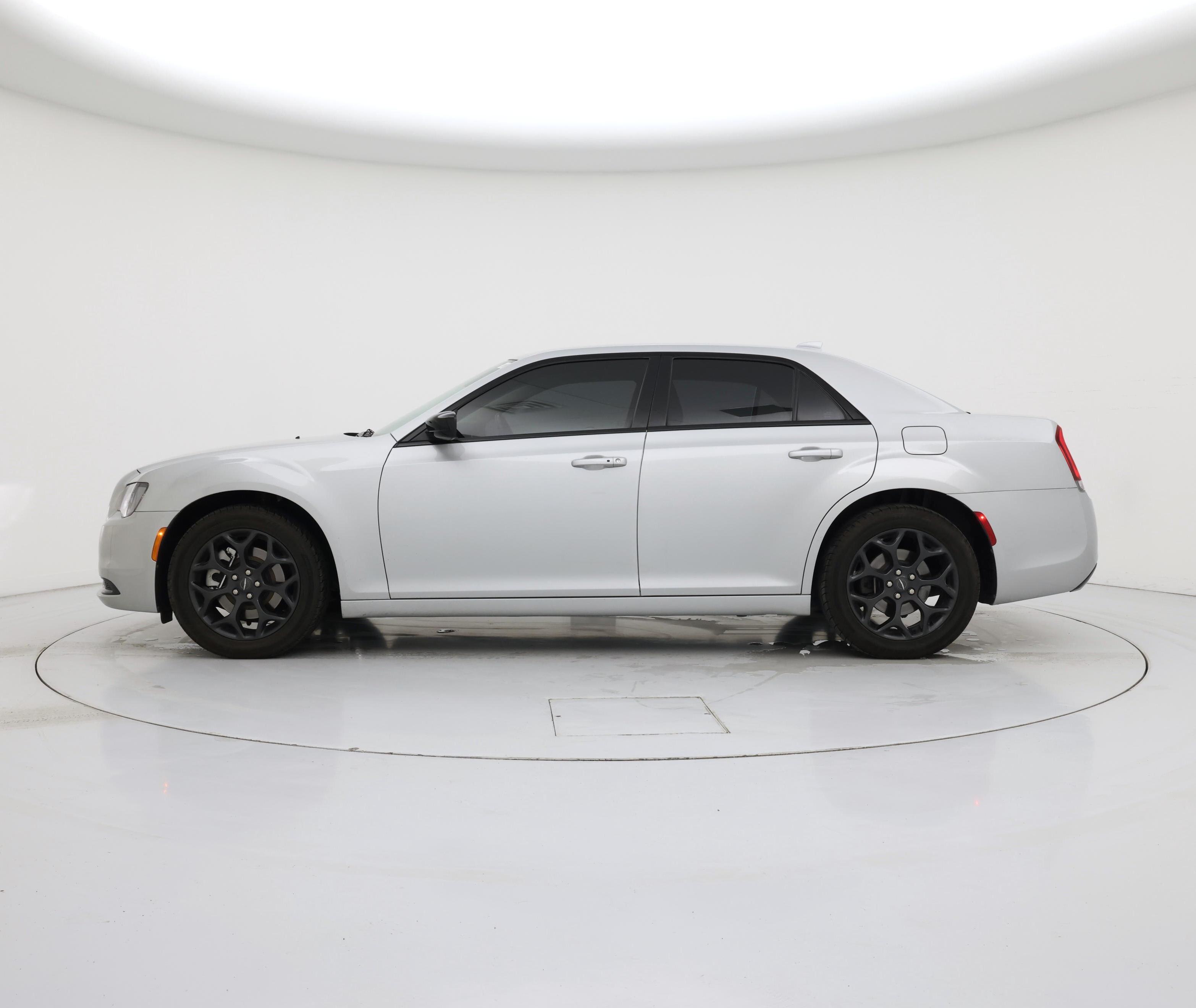 Thumbnail: 2019 Chrysler 300 - 3