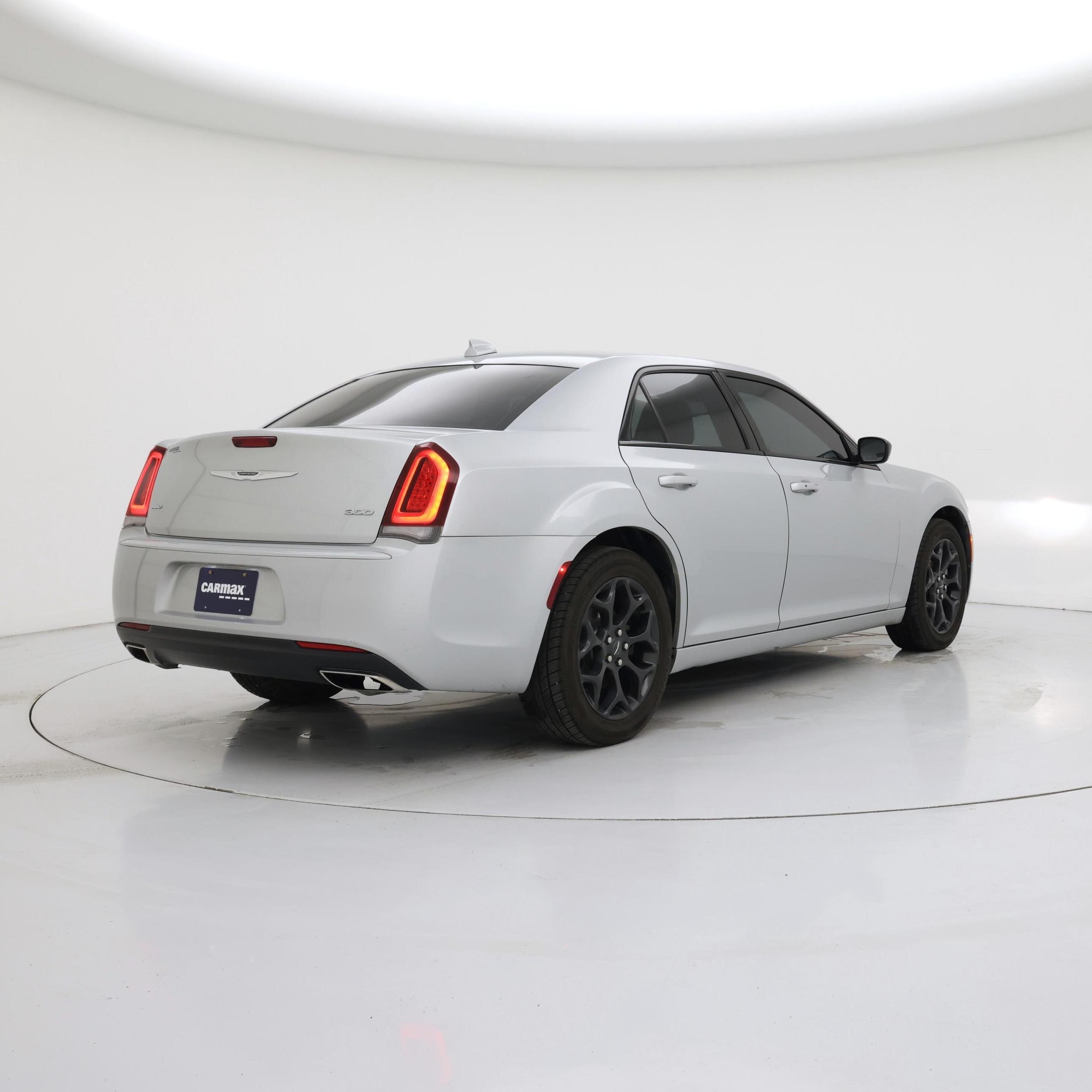 Thumbnail: 2019 Chrysler 300 - 8