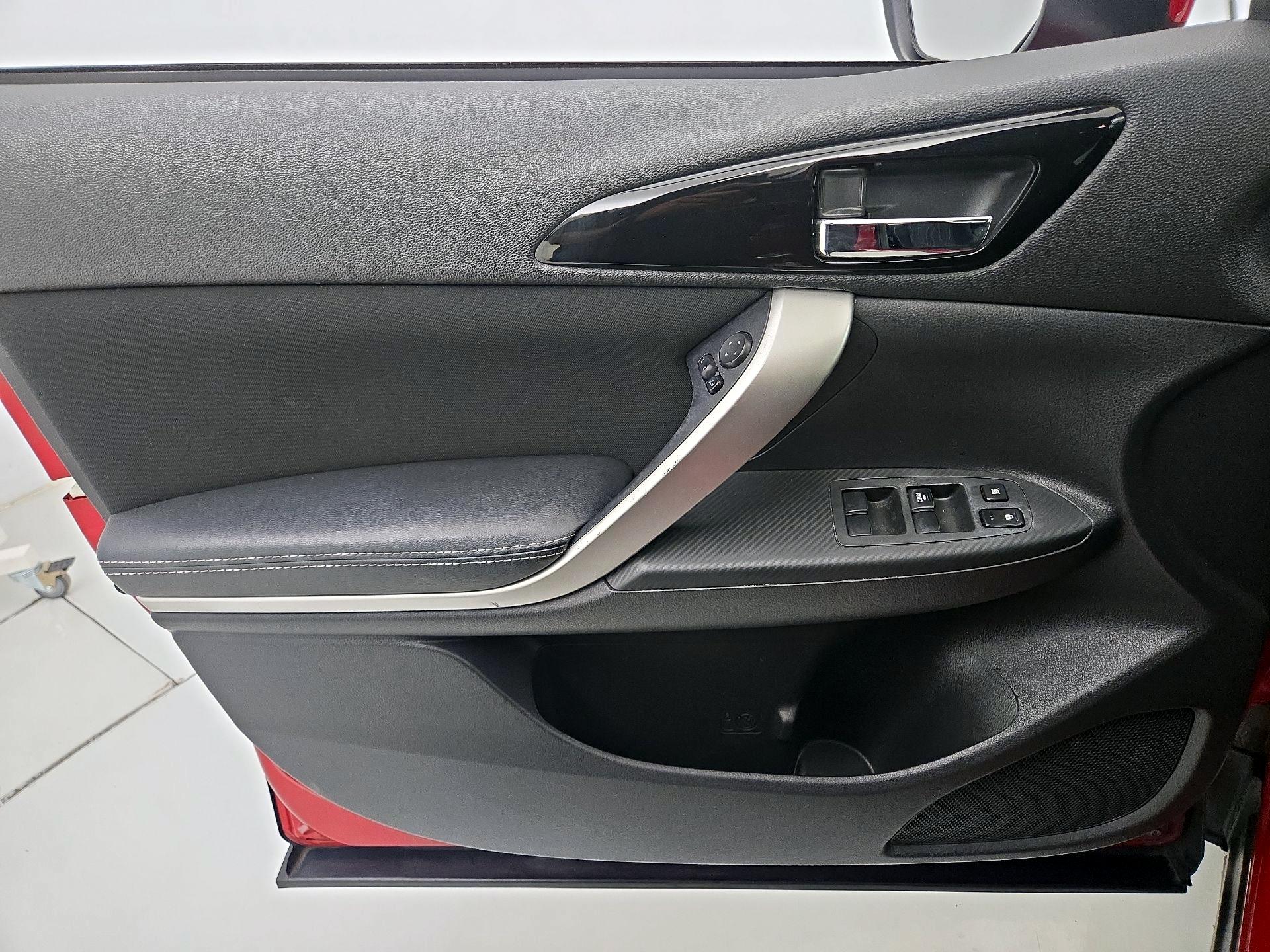 Thumbnail: 2019 Mitsubishi Eclipse Cross - 12