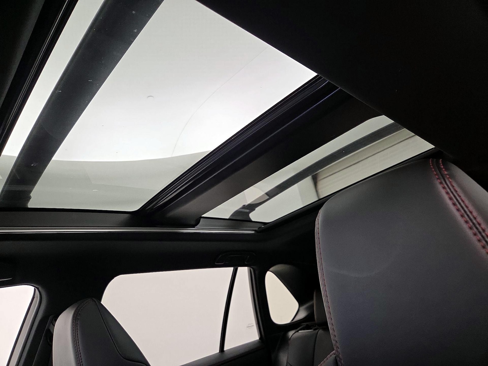2023 Toyota RAV4 XSE - Photo 20