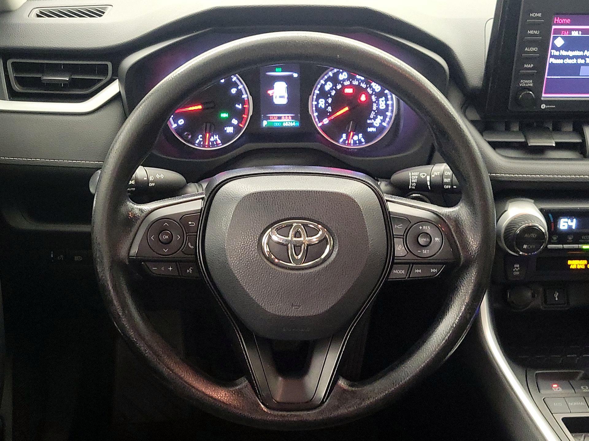 Thumbnail: 2021 Toyota RAV4 - 10
