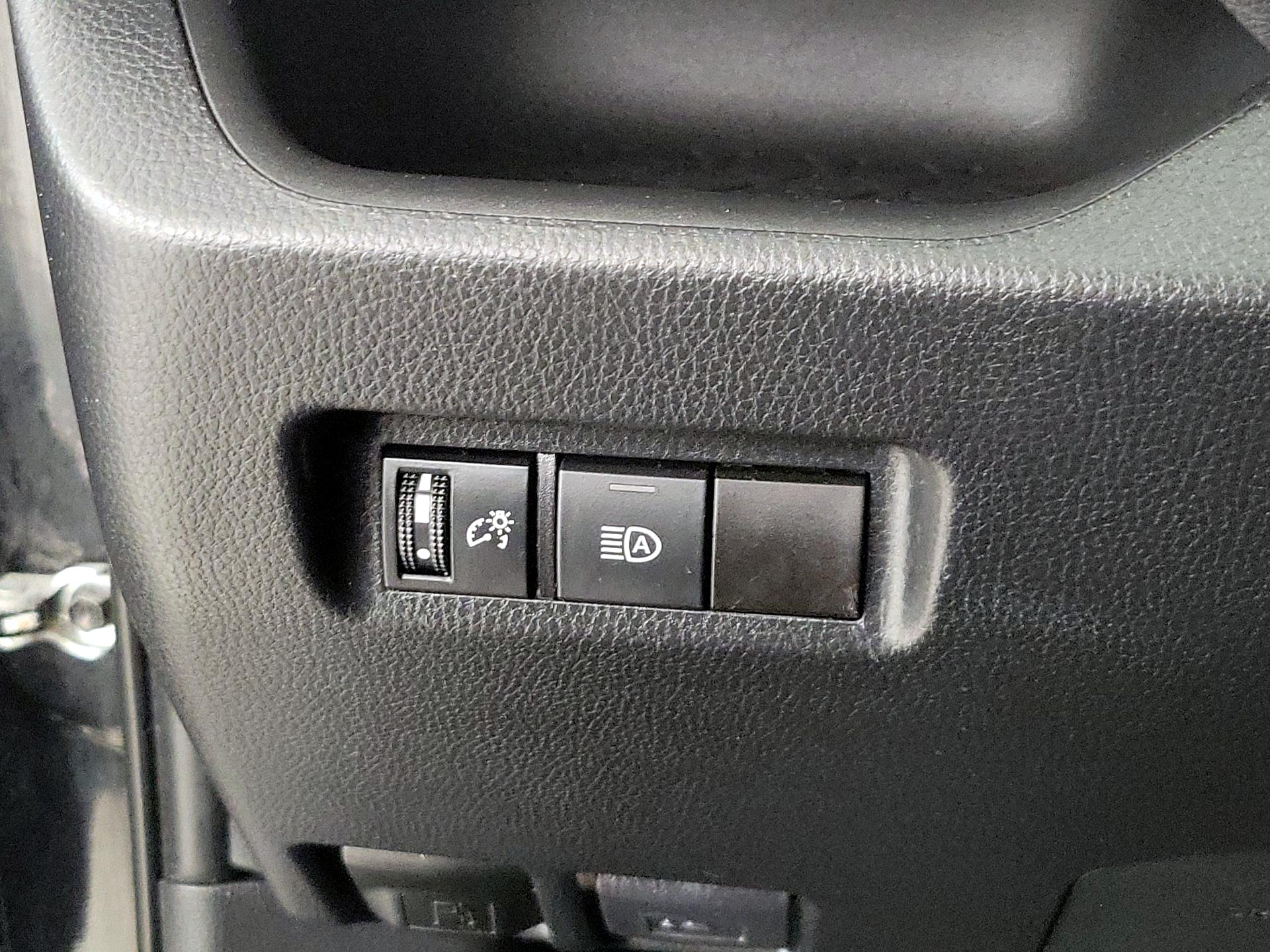 Thumbnail: 2021 Toyota RAV4 - 13