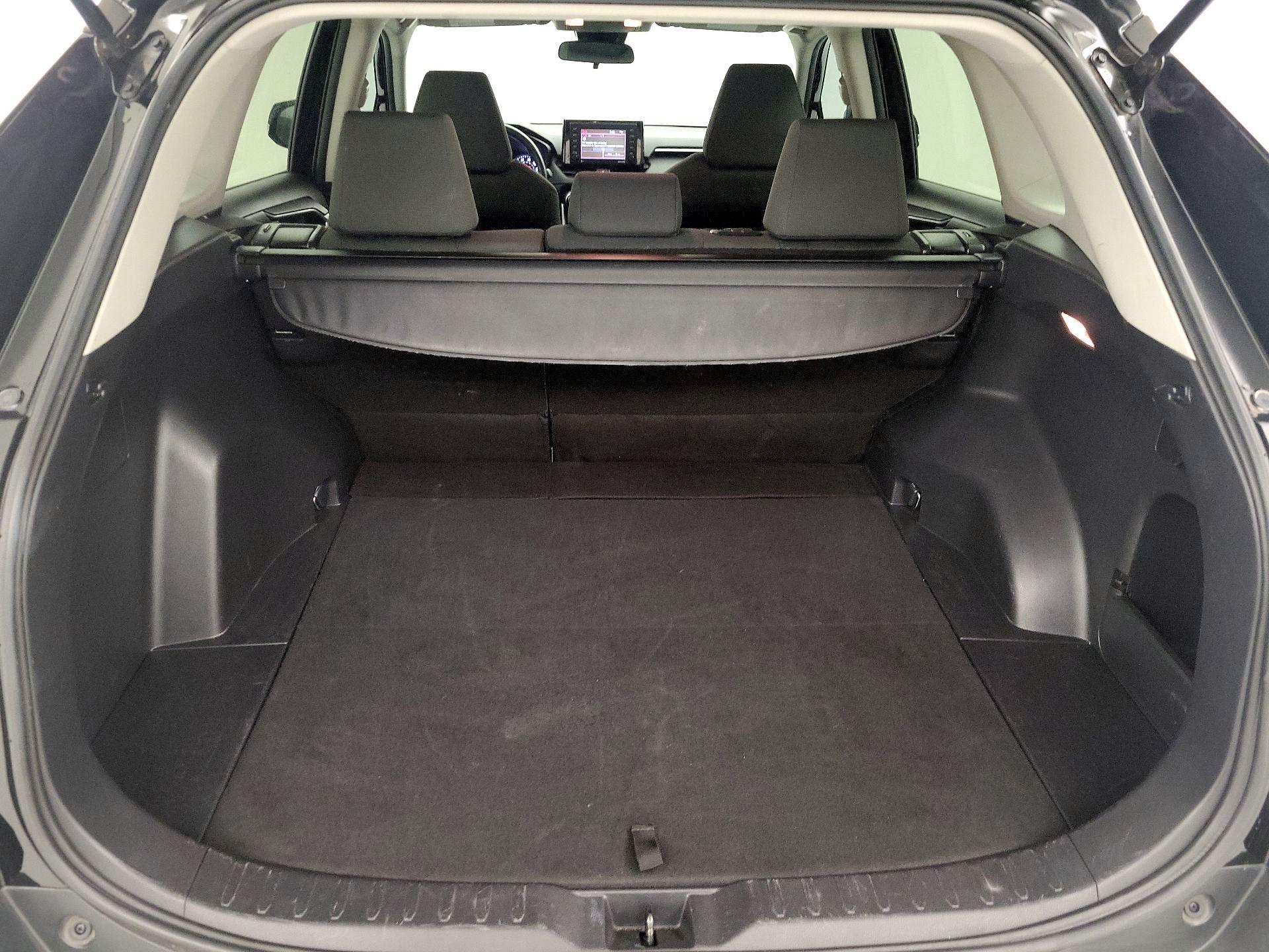 Thumbnail: 2021 Toyota RAV4 - 20
