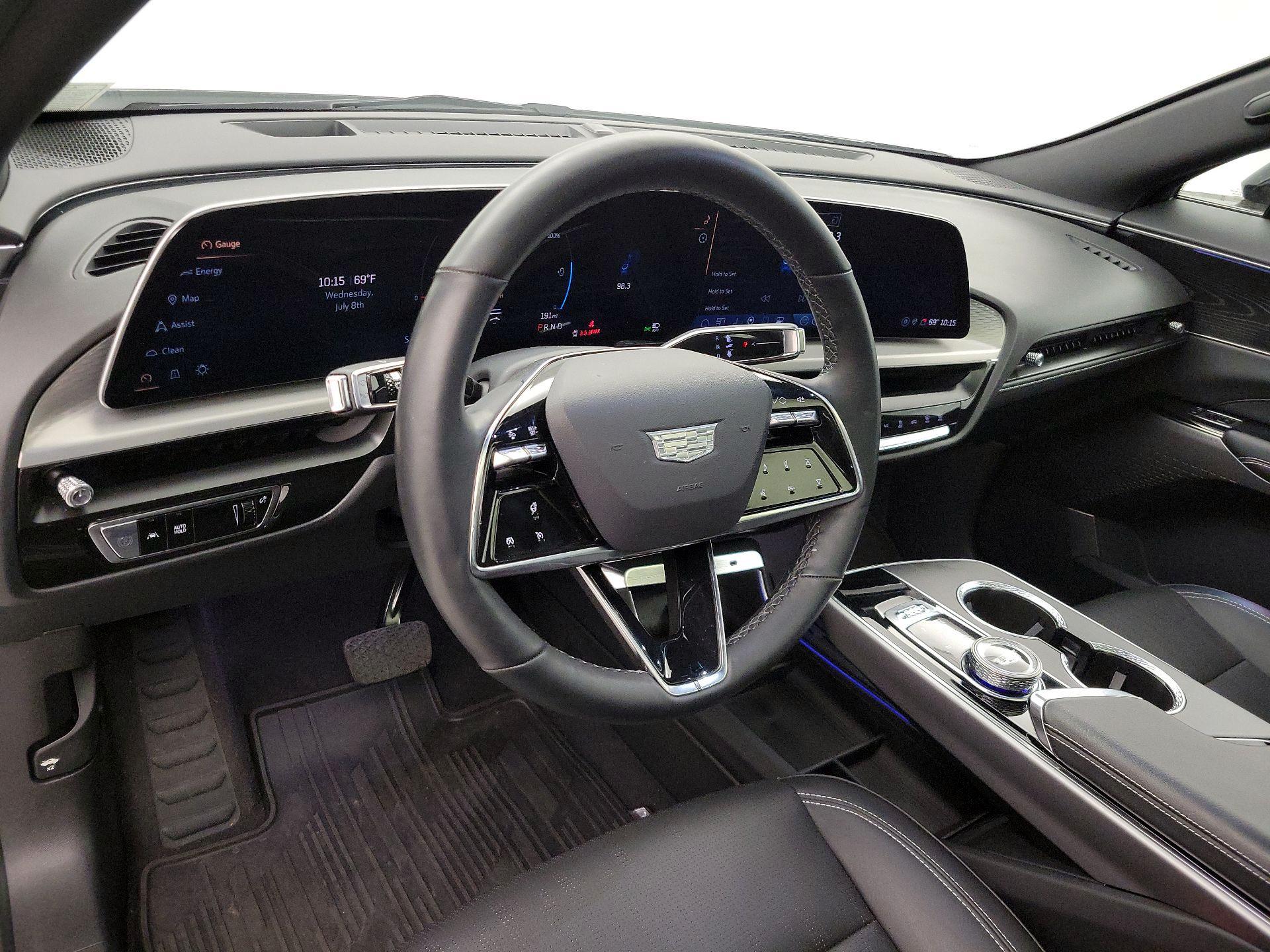 Thumbnail: 2024 Cadillac Lyriq - 9