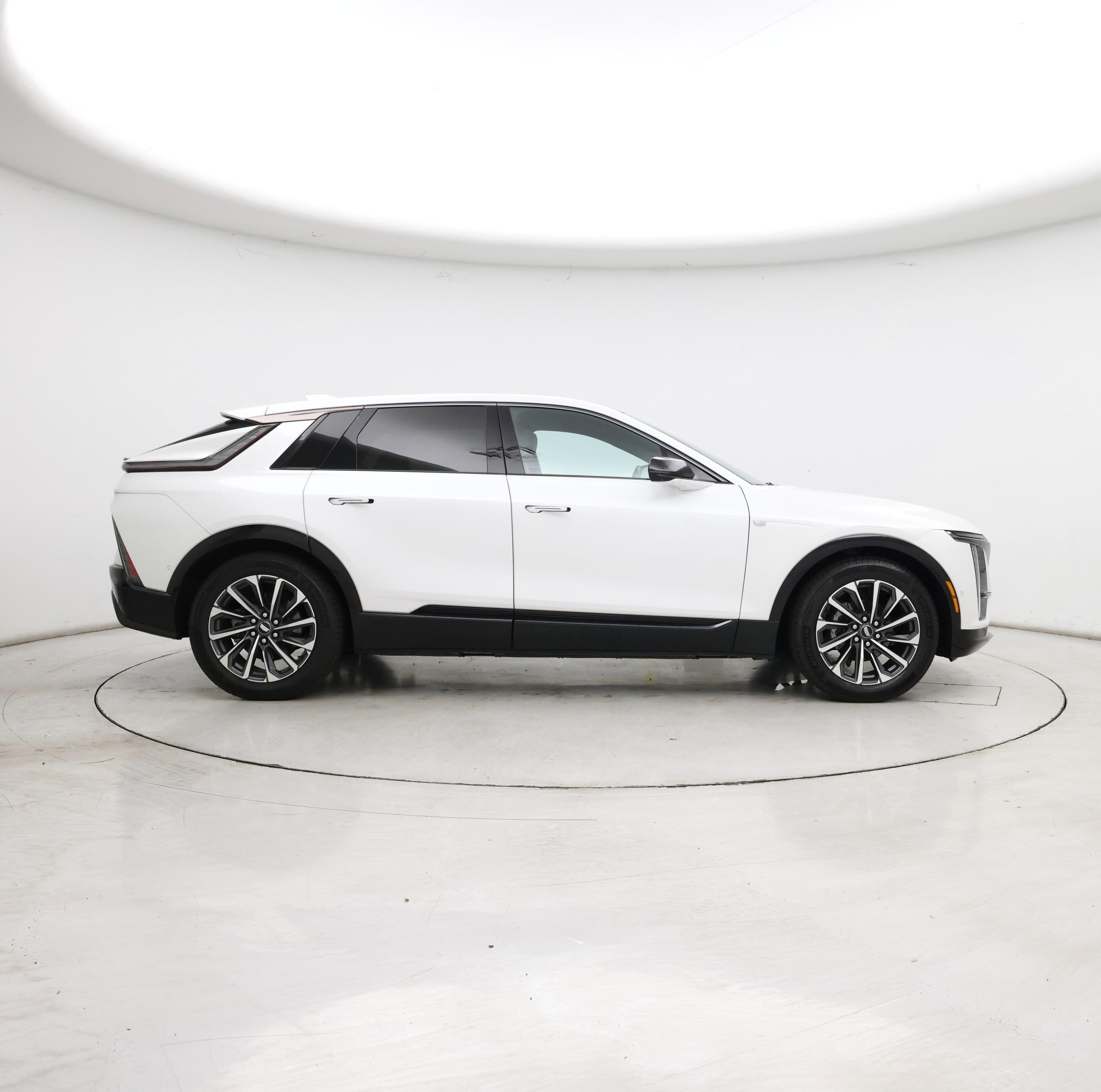 Thumbnail: 2024 Cadillac Lyriq - 7