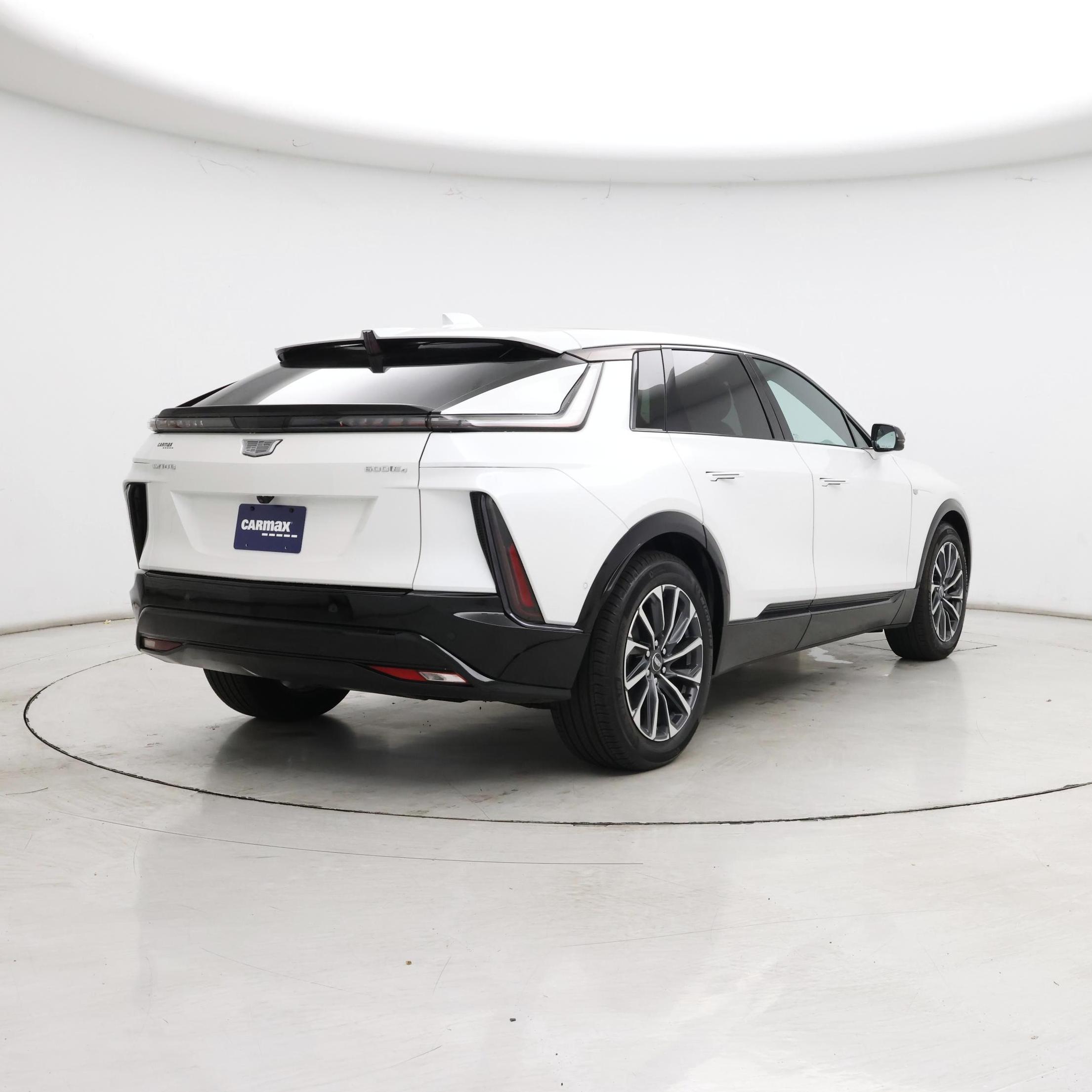Thumbnail: 2024 Cadillac Lyriq - 8