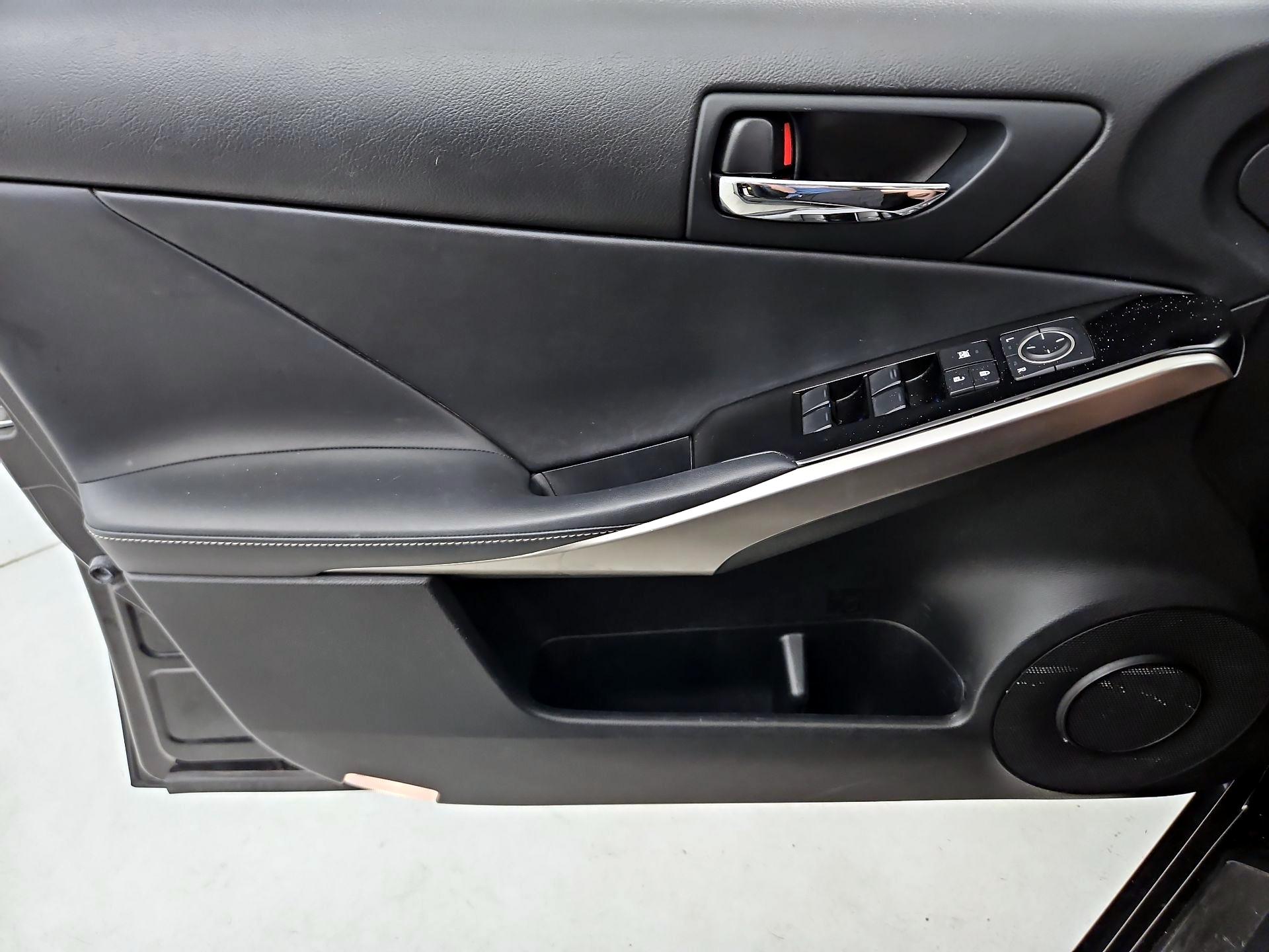 Thumbnail: 2014 Lexus IS - 12
