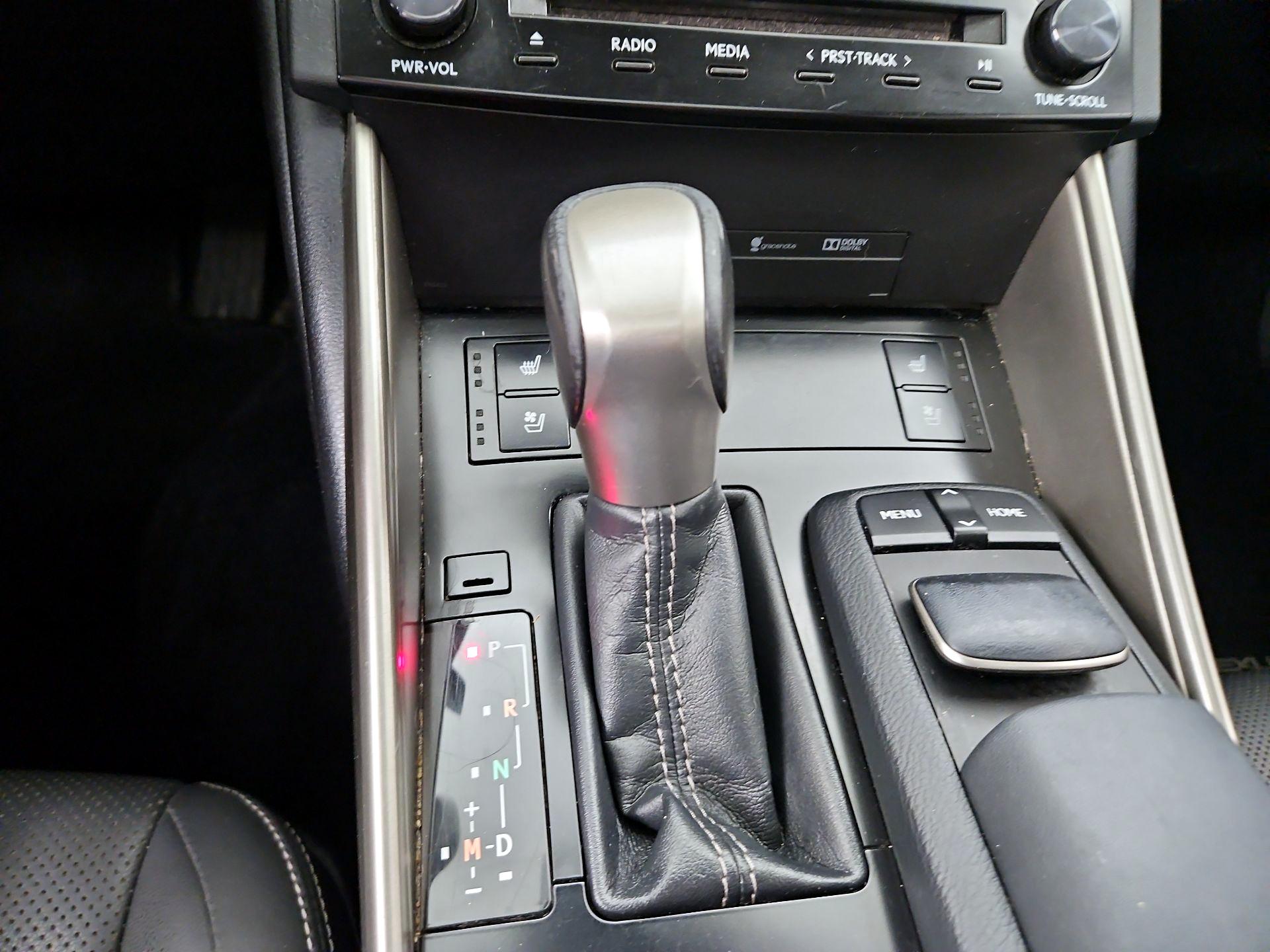 Thumbnail: 2014 Lexus IS - 18