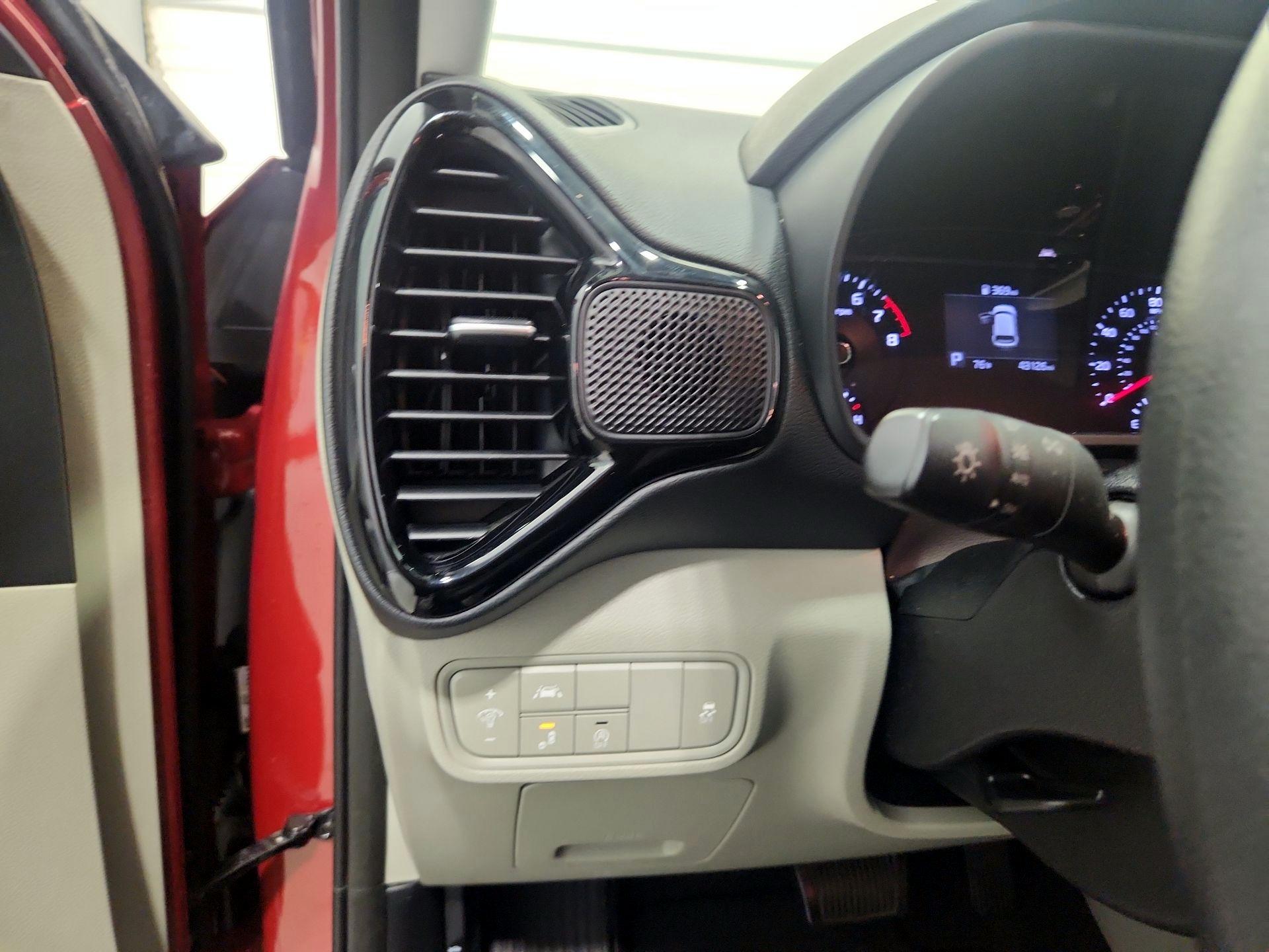 Thumbnail: 2022 Kia Soul - 13
