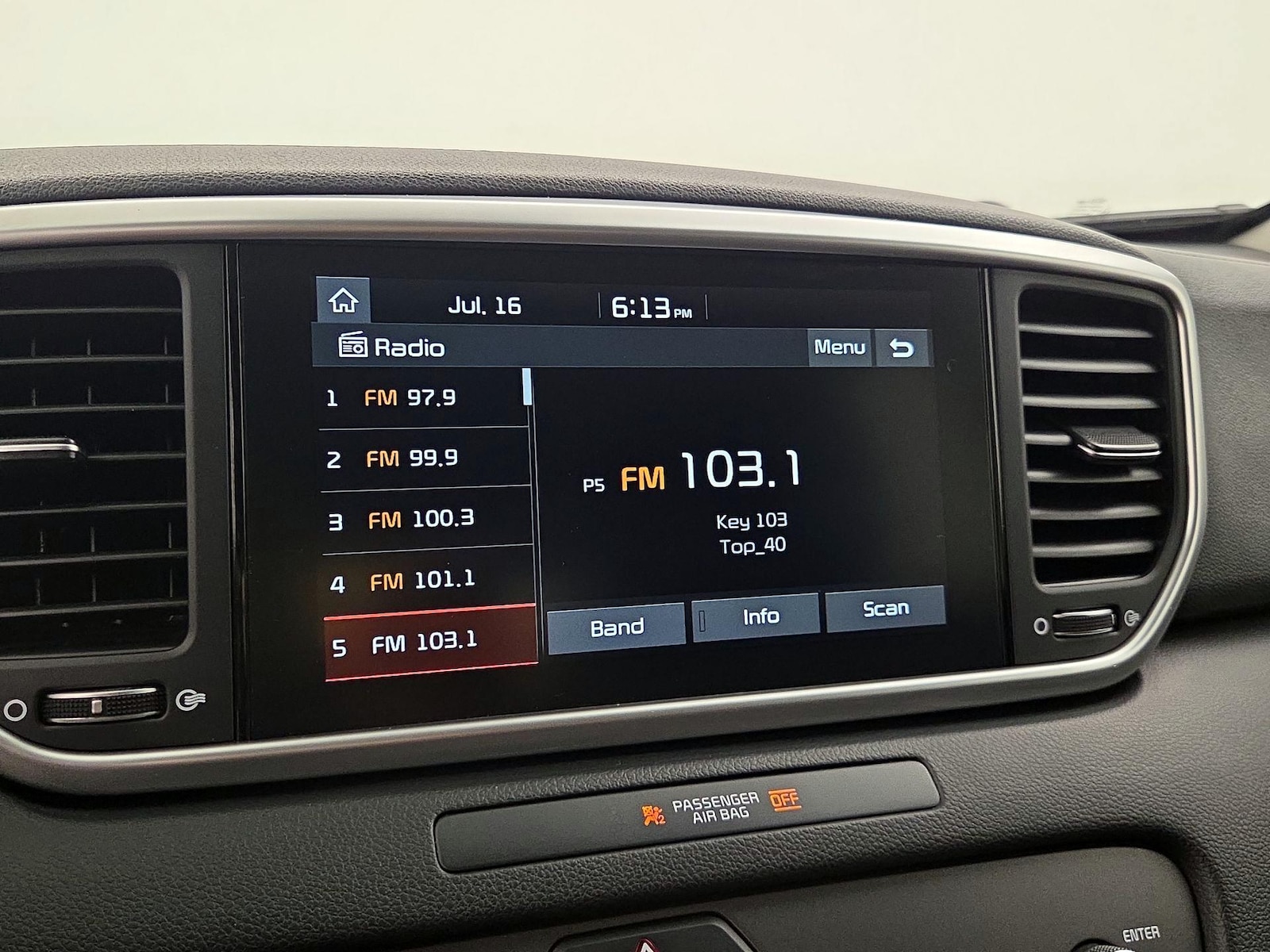 2022 Kia Sportage LX - Photo 16
