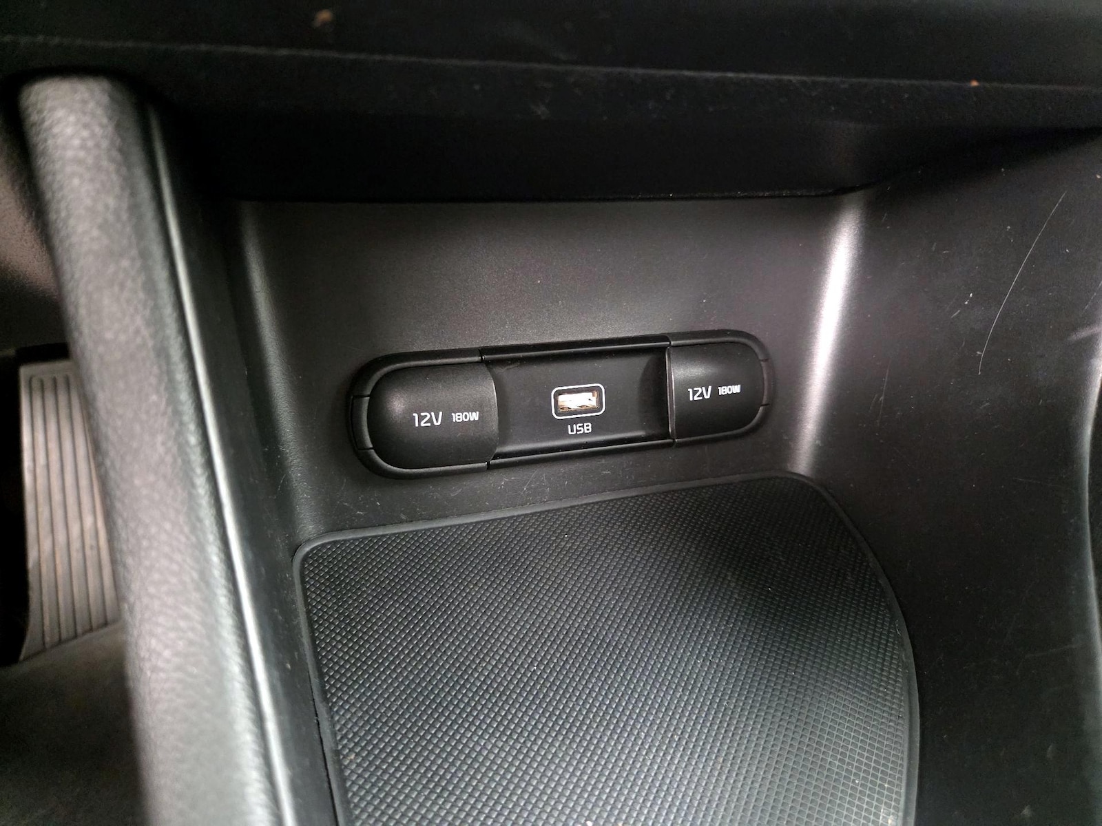 2022 Kia Sportage LX - Photo 19