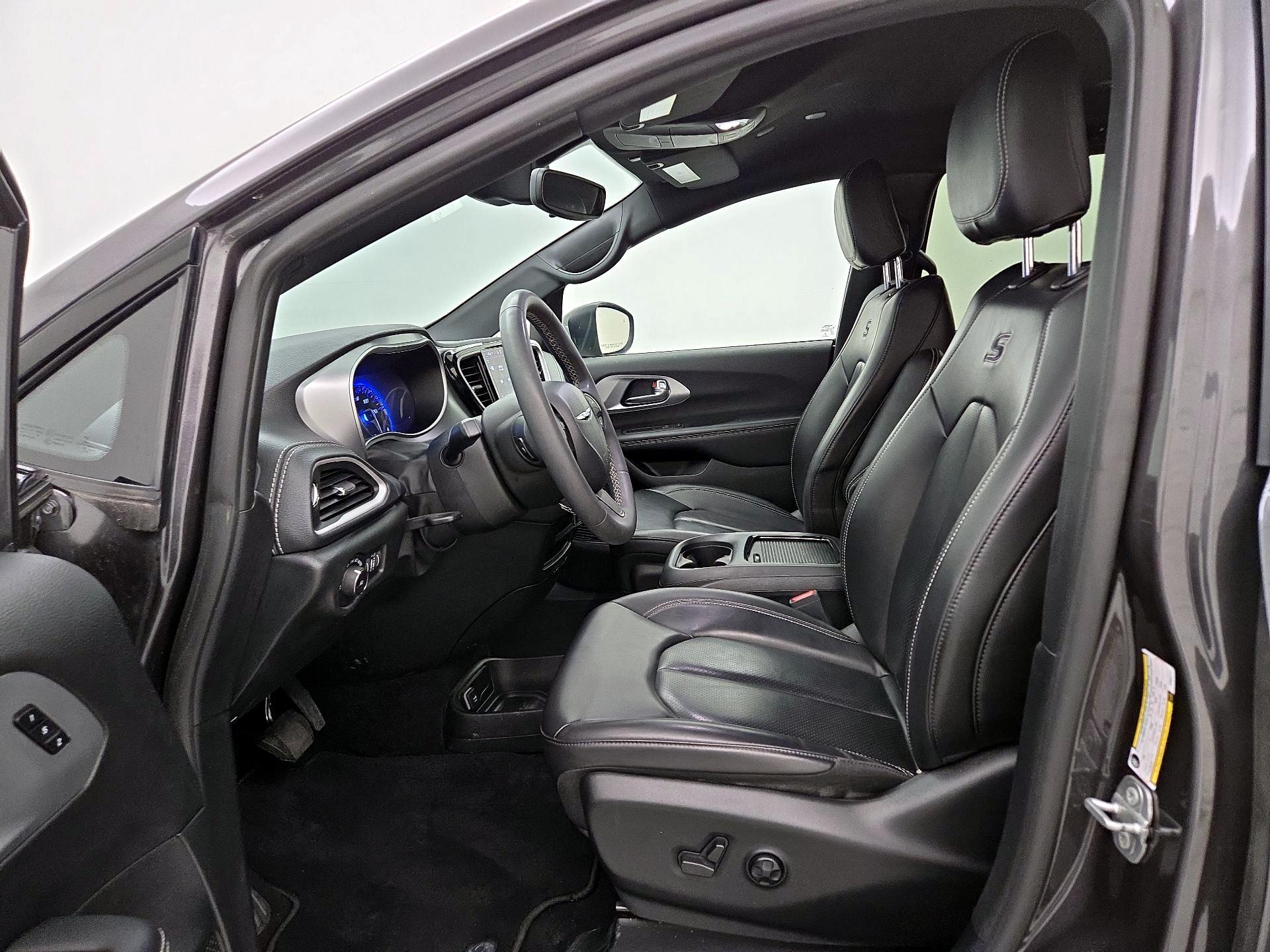 Thumbnail: 2023 Chrysler Pacifica - 11