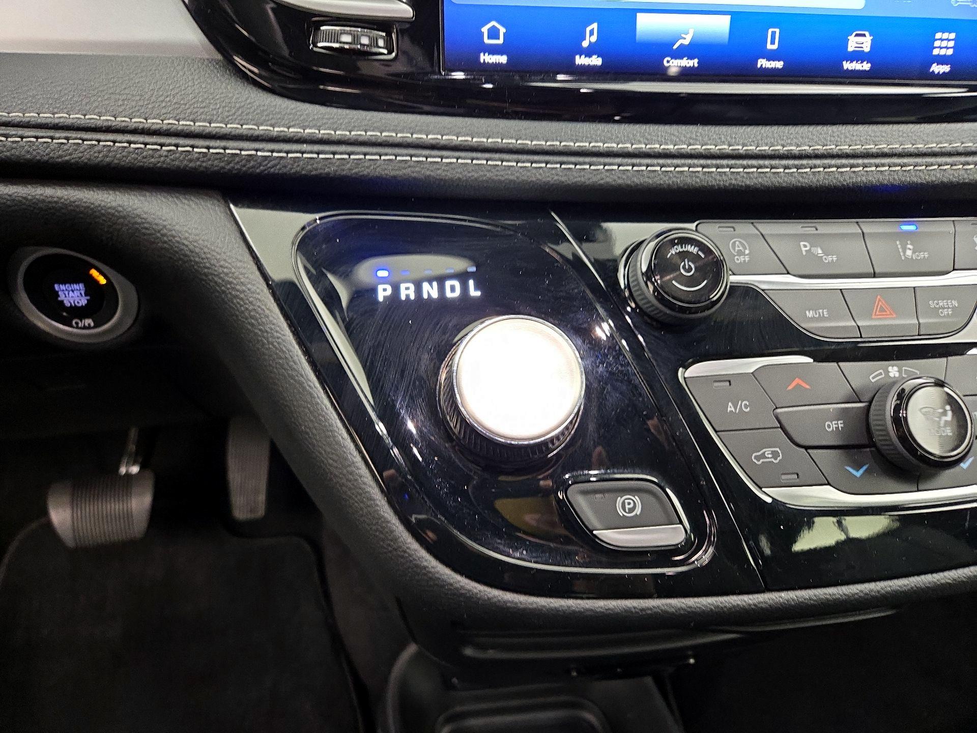 Thumbnail: 2023 Chrysler Pacifica - 17