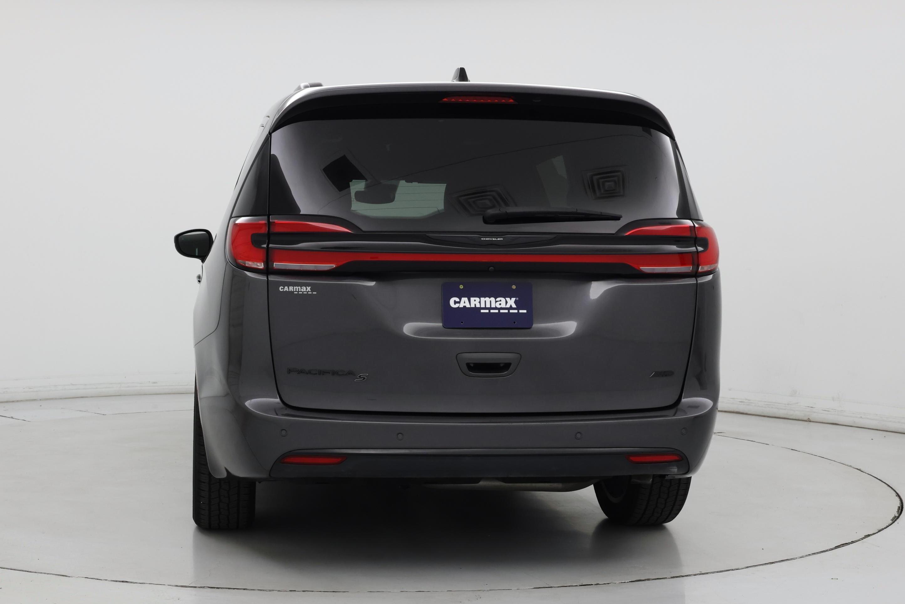 Thumbnail: 2023 Chrysler Pacifica - 6