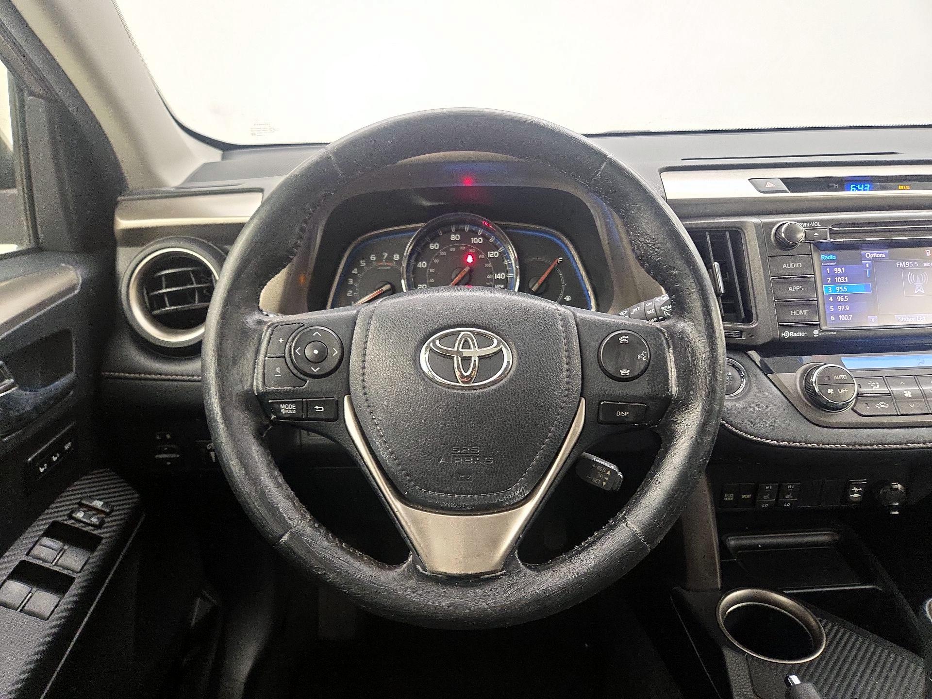 Thumbnail: 2015 Toyota RAV4 - 10