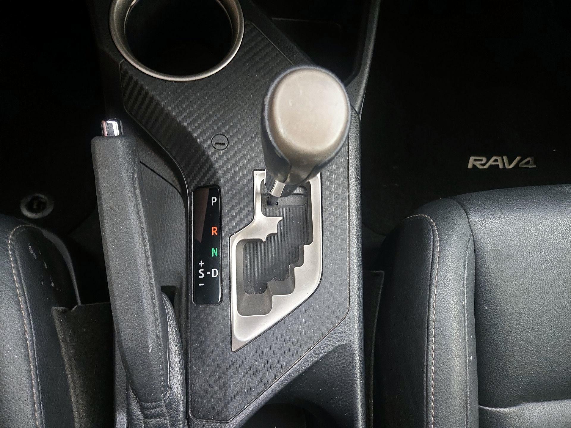 Thumbnail: 2015 Toyota RAV4 - 17