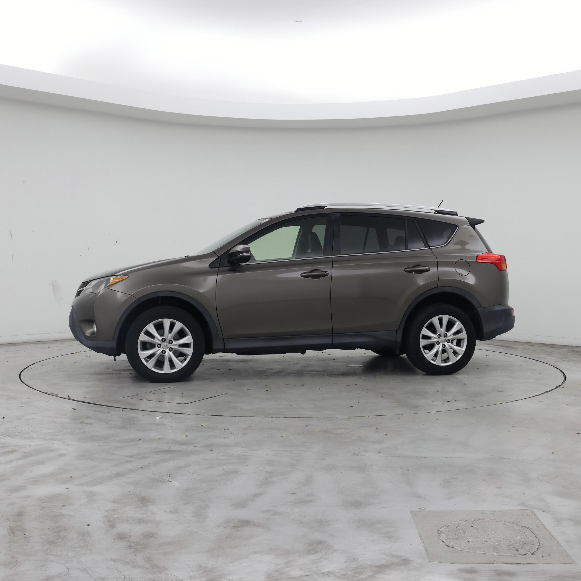 Thumbnail: 2015 Toyota RAV4 - 3