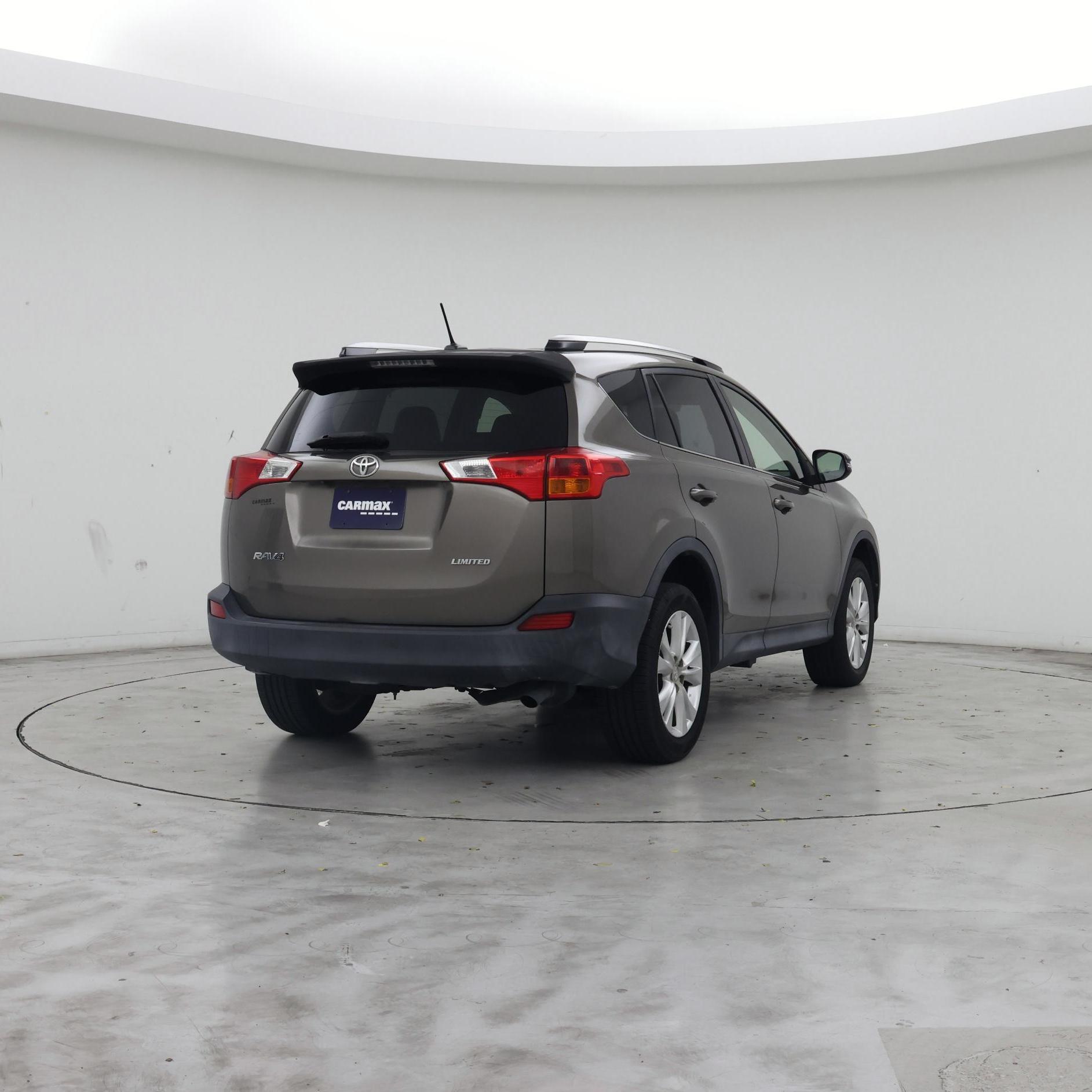 Thumbnail: 2015 Toyota RAV4 - 8