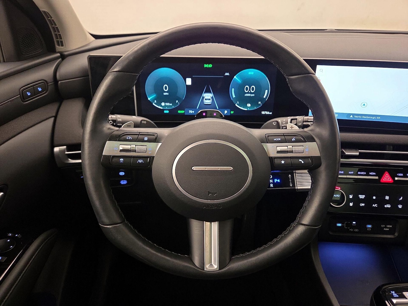 2025 Hyundai Tucson Limited - Photo 11