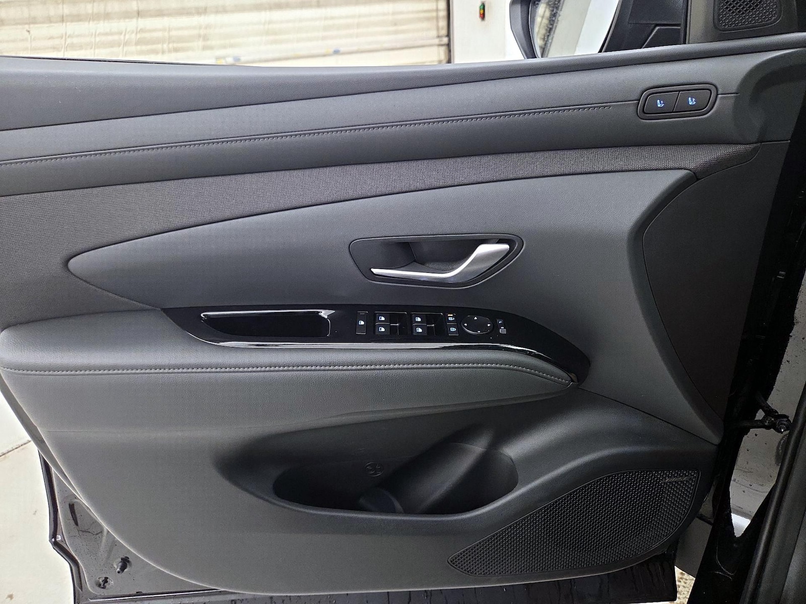 2025 Hyundai Tucson Limited - Photo 13