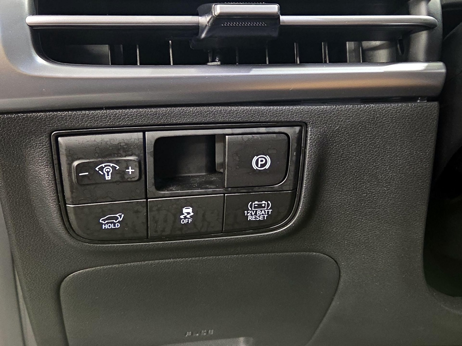 2025 Hyundai Tucson Limited - Photo 14